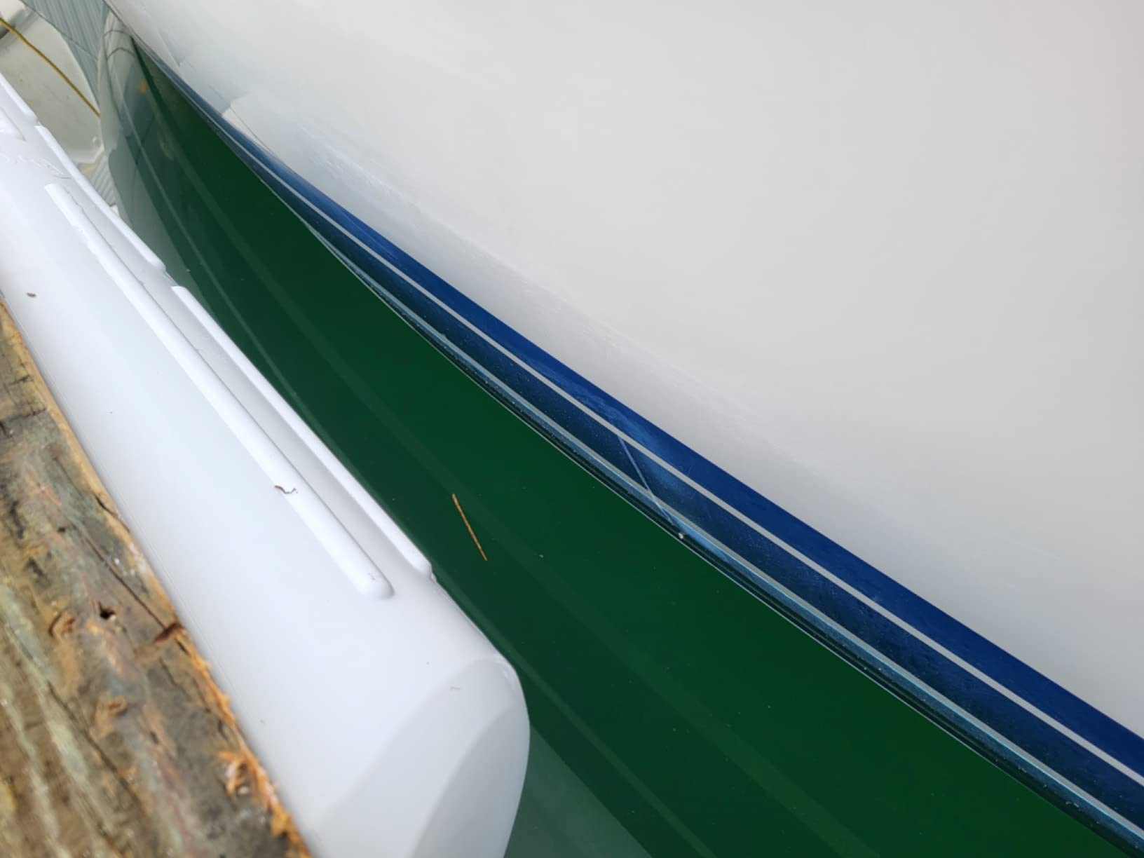 attwood SoftSide Long-Edge Dock Fender - White, 45
