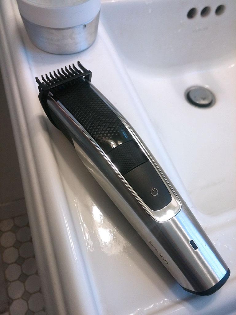Philips Norelco Beard Trimmer and Hair Clipper Series 5500, electric, cordless, one pass beard trimmer and hair clipper with washable feature for easy clean - No blade oil needed - BT5511/49 customer photo 2