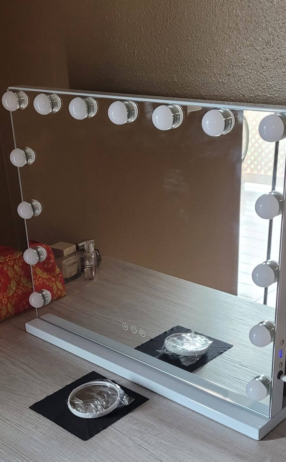 FENCHILIN Vanity Mirror with Lights, Hollywood Makeup Mirror customer photo 1