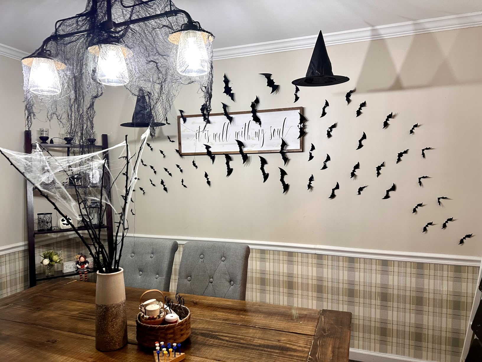 LUDILO 100Pcs Bats Halloween Decorations: Halloween Bats Wall Décor Sticker customer photo 2