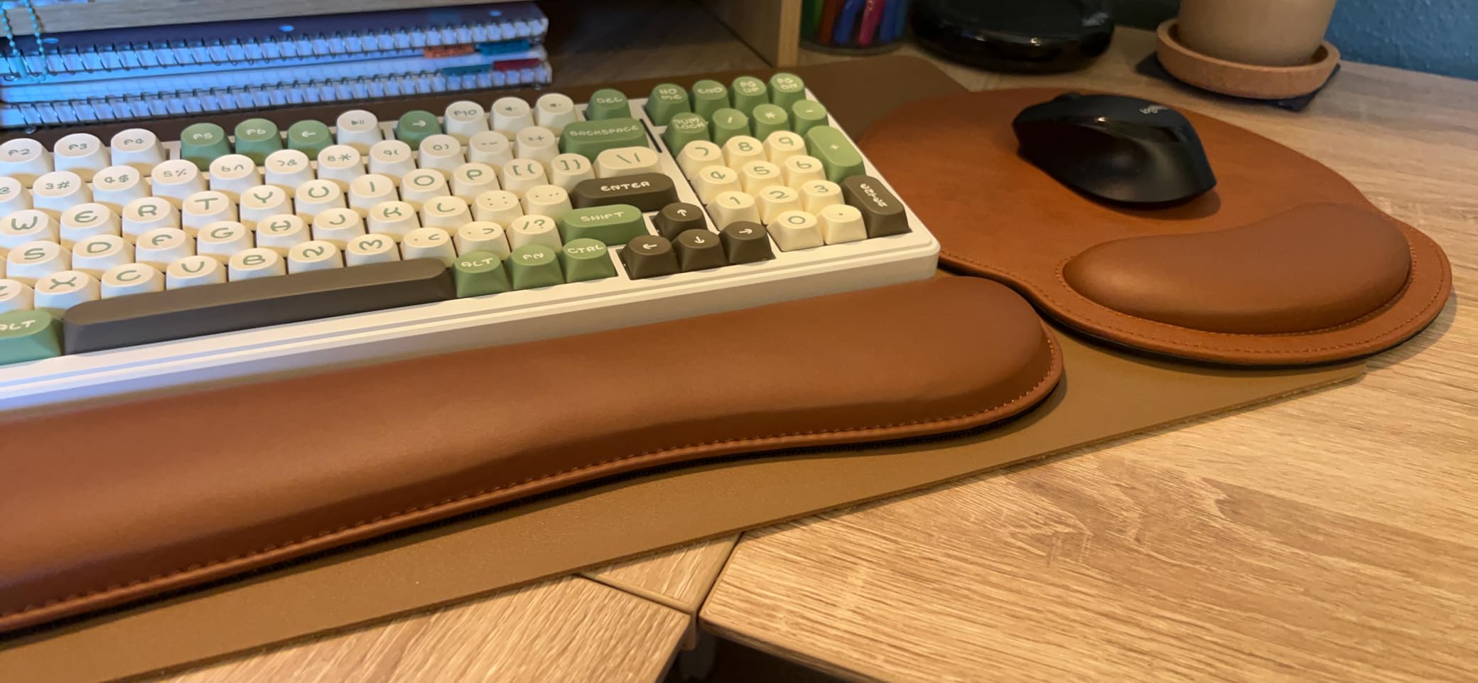RICHEN Ergonomic PU Leather Keyboard Wrist Rest and Mouse Pad with Wrist Support, Memory Foam Set for Computer/Laptop,Gaming and Office, Comfortable for Easy Typing & Pain Relief (PU Brown) customer photo 2