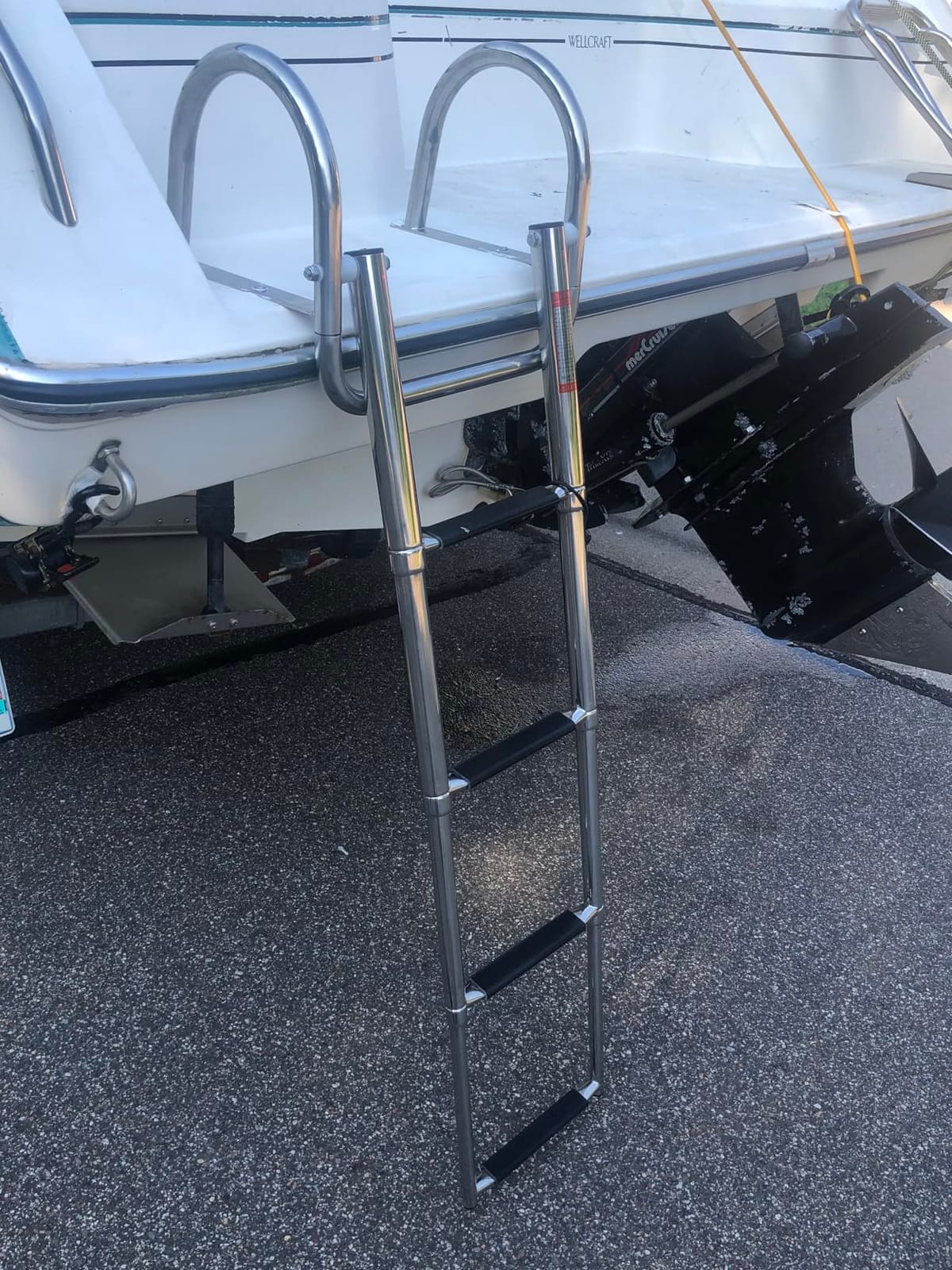 Hoffen 4 Step Pontoon Boat Ladder, Stainless Steel Telescoping Folding Boat Ladder Rear Entry Heavy Duty Custom Inboard with Pedal and Safe Handrails customer photo 1