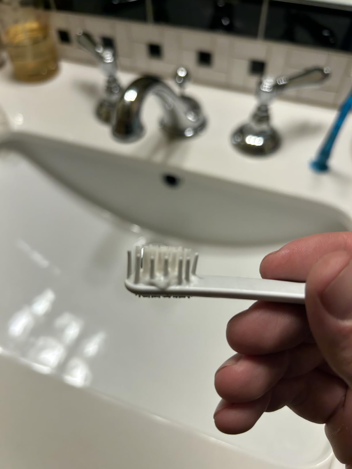 Quip Sonic Toothbrush for Kids - Timed Electric Toothbrush with Small Replaceable Brush Head - Soft Bristles, Rubber Handle, 3 Month Battery Life - Travel Toothbrush - Blue customer photo 1