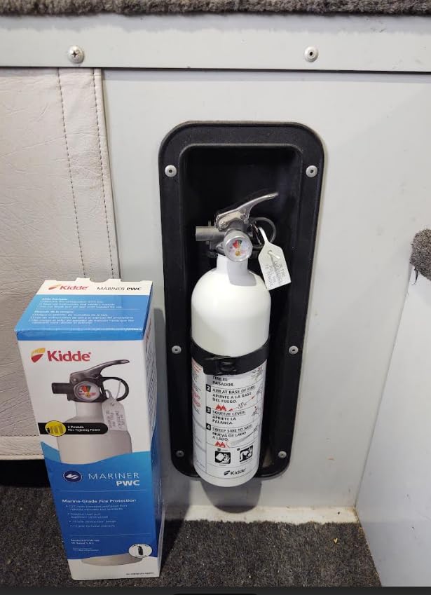 Kidde Mariner PWC Fire Extinguisher for Jet Skis, 5-B:C, KD57W-5BC customer photo 1