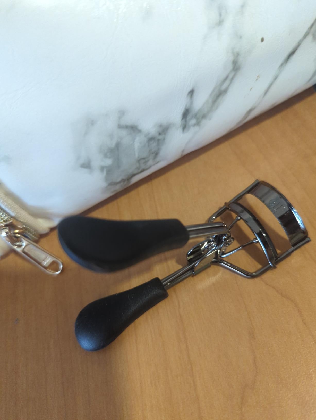 e.l.f. Pro Eyelash Curler, Stainless Steel Lash Curler, Long-Lasting Natural Curl, Ergonomic Design, Includes Replacement Pad, Fits All Eye Shapes customer photo 1