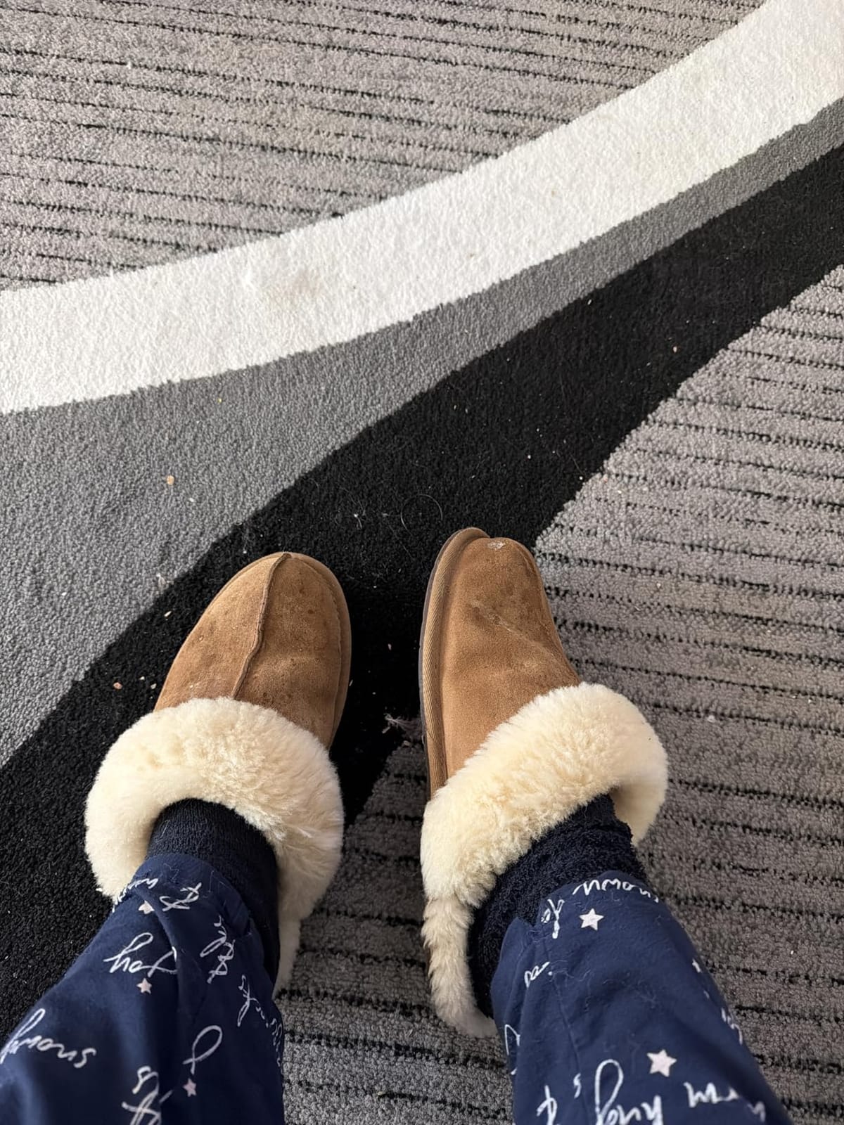UGG Women's Scuffette II Slipper customer photo 1