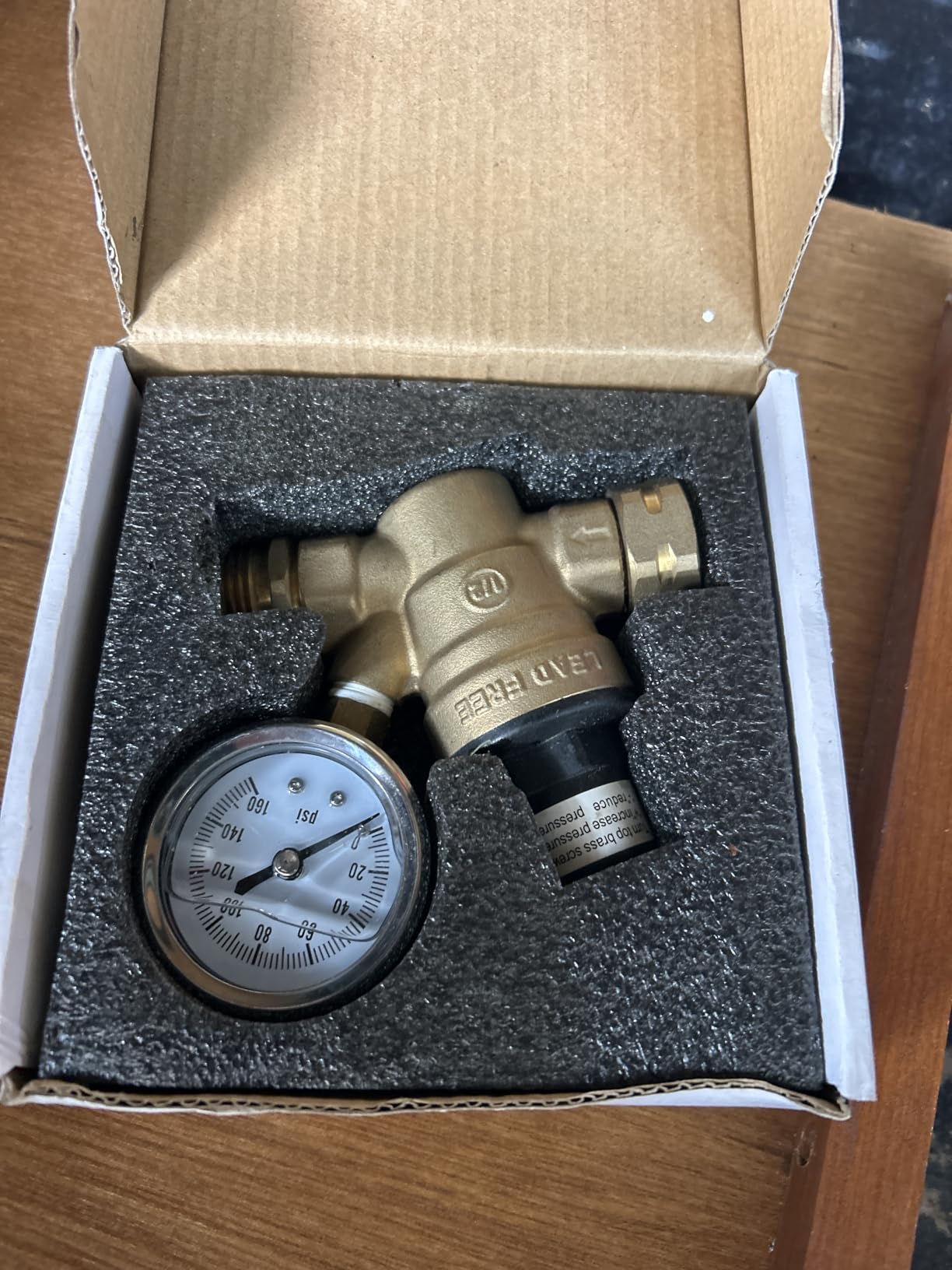 Hourleey Water Pressure Regulator Valve, RV Brass with Gauge and Inlet Screened Filter for Camper Trailer customer photo 2