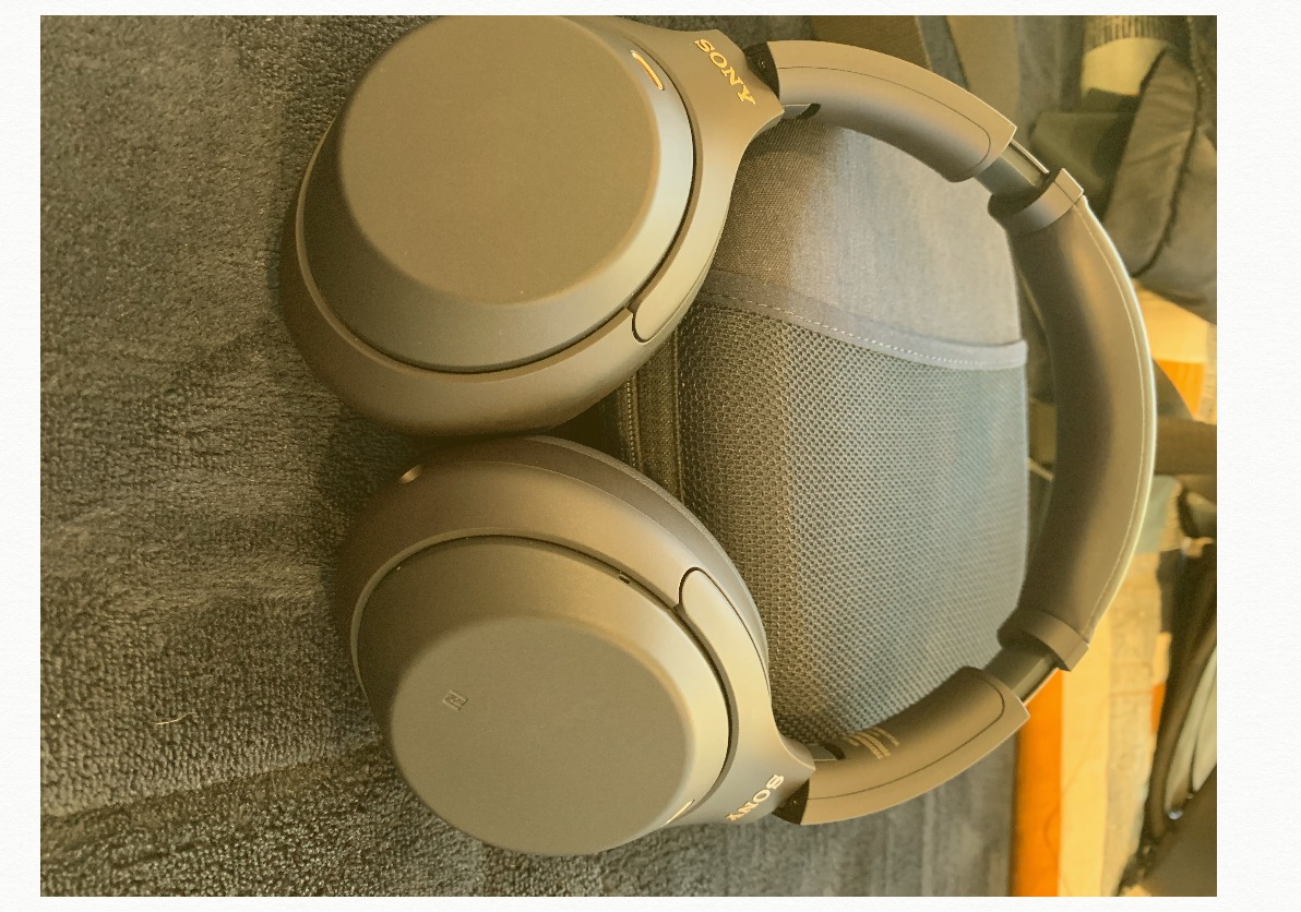 Sony WH-1000XM4 Wireless Noise Cancelling Headphones, Black customer photo 1