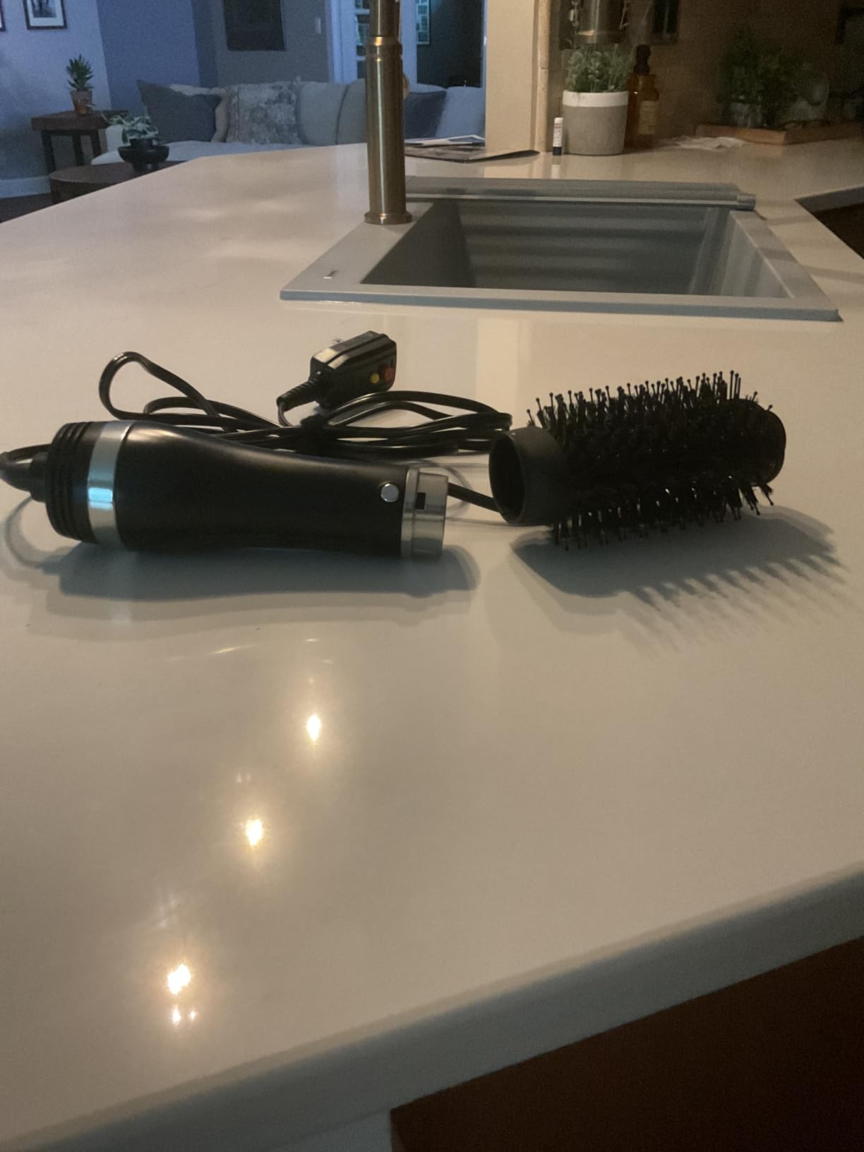 CHI Volumizer 4-in-1 Blowout Brush Hair Dryer, Black customer photo 2