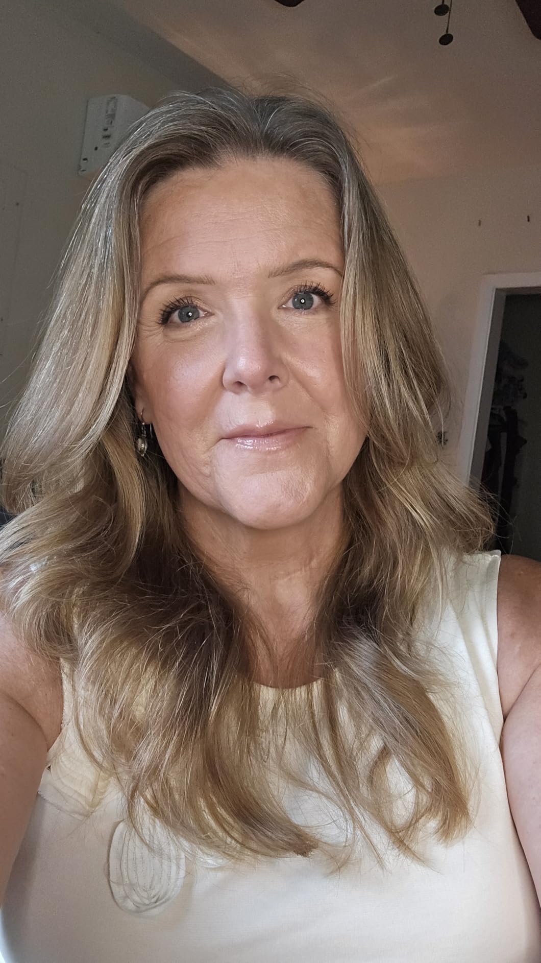 Charlotte Tilbury Airbrush Spray customer photo 1