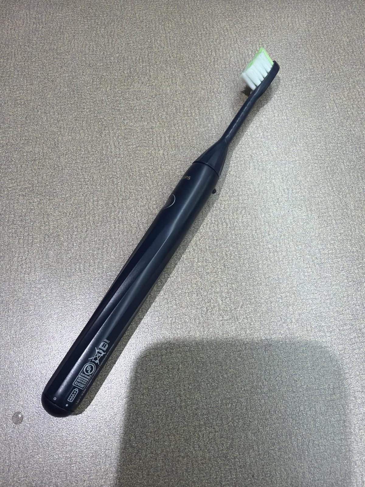Philips One by Sonicare Battery Toothbrush, 1 Brush Head, Midnight Blue customer photo 1