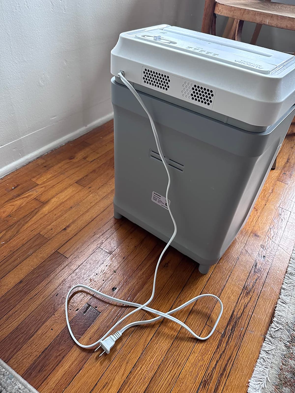 Aurora AU1260XA Anti-Jam 12-Sheet Crosscut Paper and CD/Credit Card Shredder customer photo 2