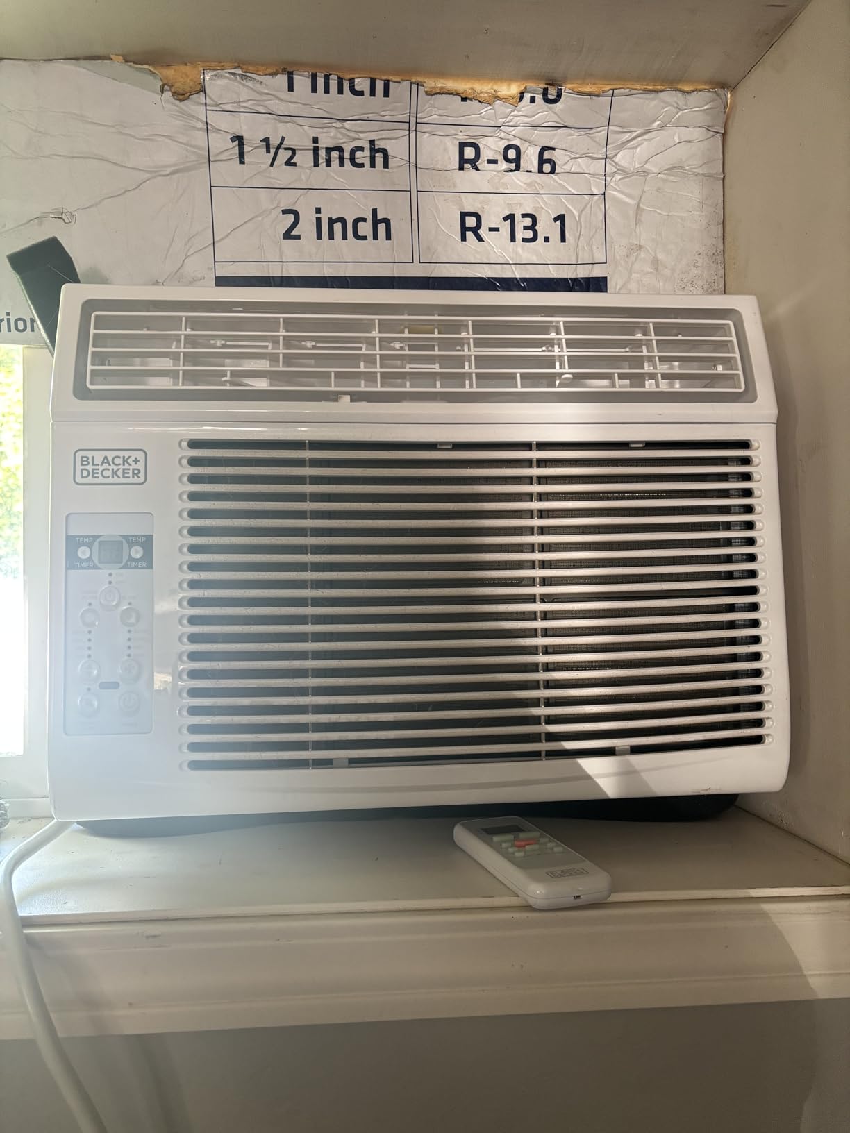 BLACK+DECKER Window Air Conditioner 14300 BTU, BD145WT6, White customer photo 1