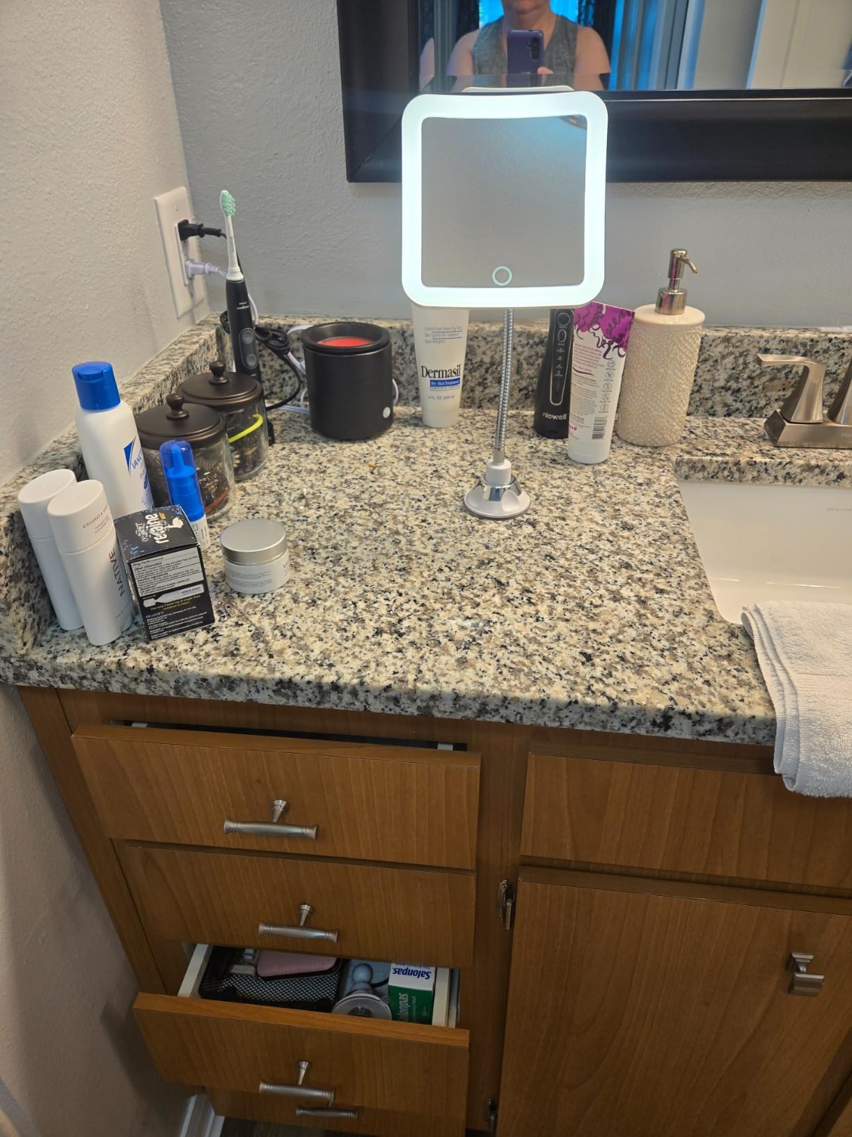 Fancii Rechargeable 10x Magnifying Mirror with 3 LED Light Settings, Dimmable Touch Light, Cordless, Locking Suction Mount, Lighted Mirror for Bathroom or Travel, Mira 2 (White) customer photo 2