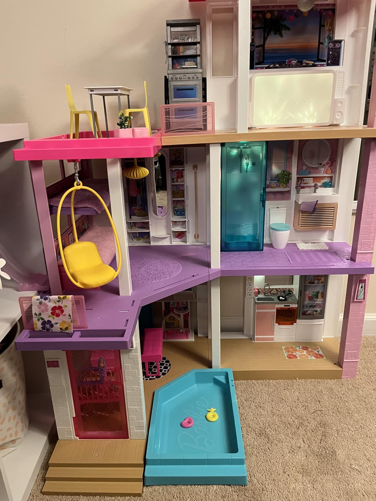 Barbie Dreamhouse Dollhouse Playset customer photo 2