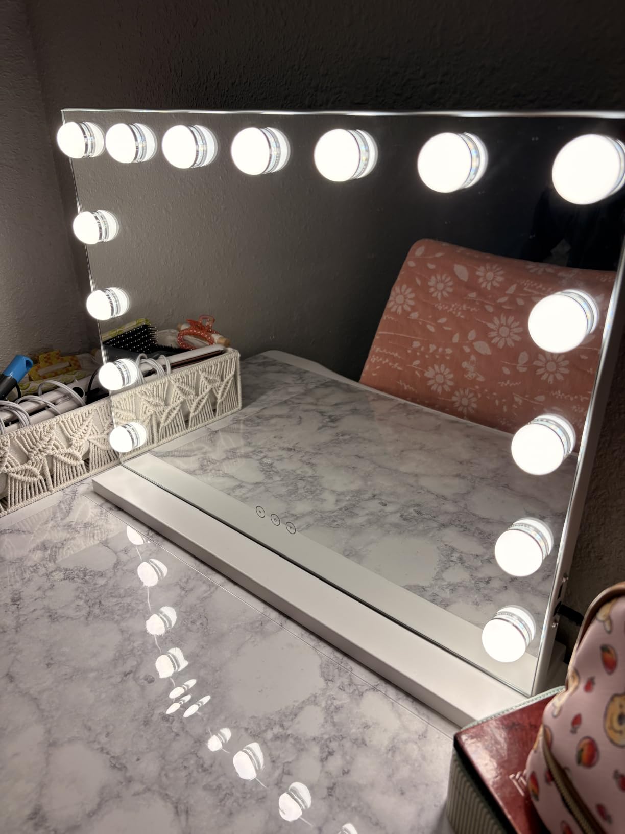 Vanity Mirror with Lights Lighted Makeup Mirror with 15 Dimmable LED Bulbs,3 Color Lighting Modes,USB Charging Port Touch Control,Sturdy Metal Frame Design 22.8x18 Inch,White customer photo 1