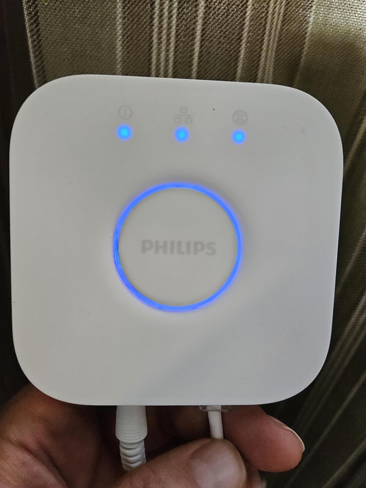 Philips Hue Smart Light Bulbs Starter Kit, 1 Bridge + 2 60W A19 Bulbs customer photo 1