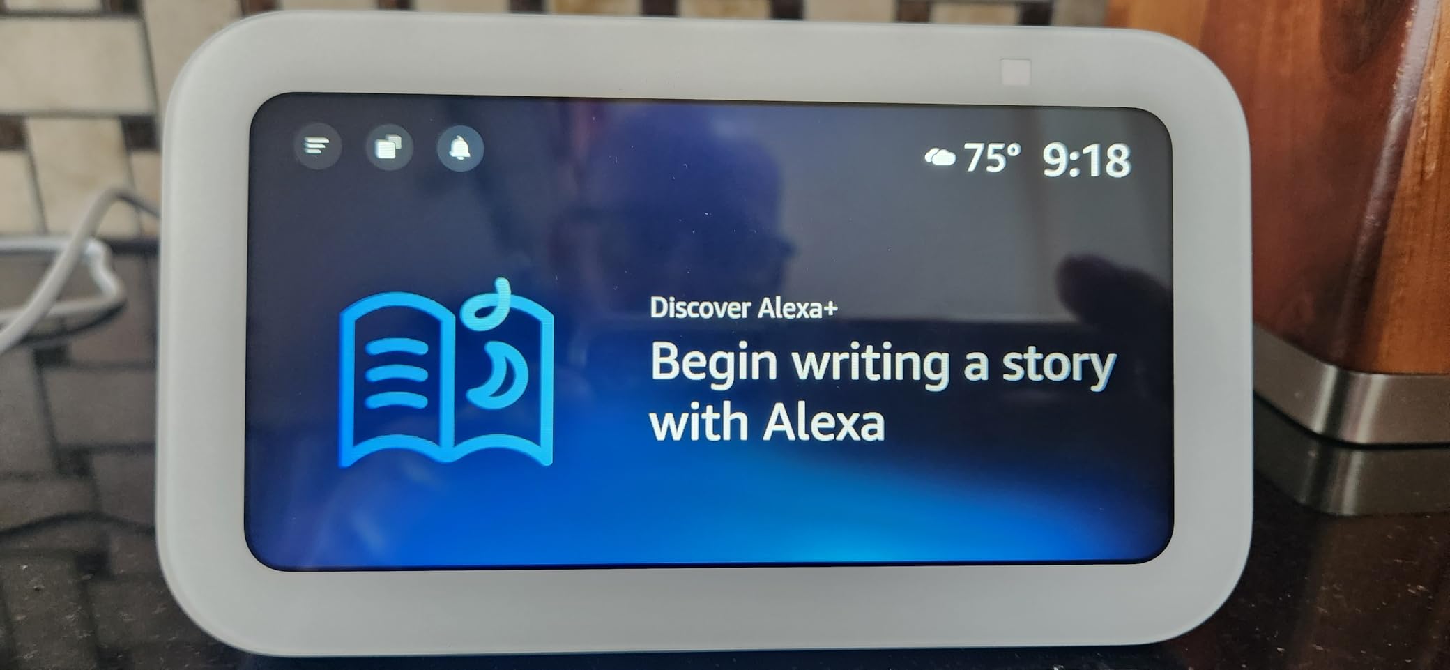 Amazon Echo Show 5 (newest model), Smart display, Designed for Alexa+, 2x the bass and clearer sound, Glacier White customer photo 1