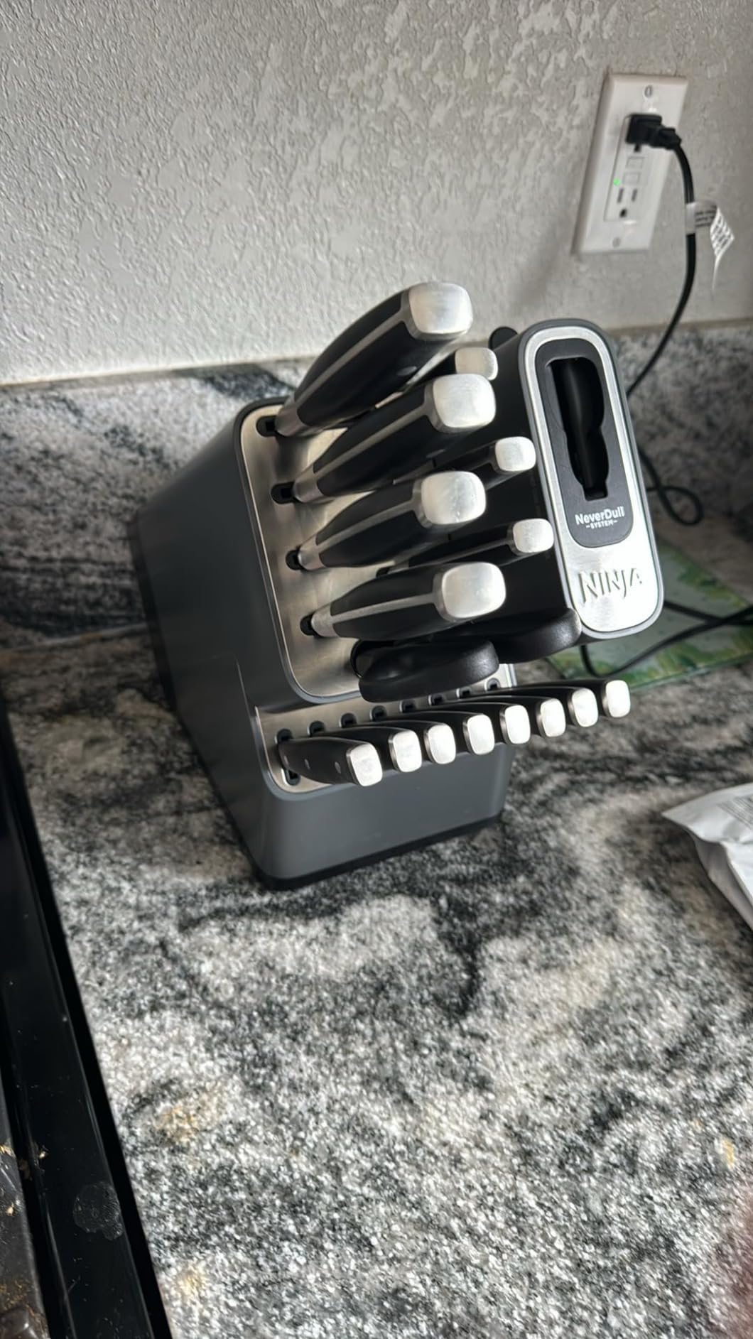 Ninja® NeverDull™ 17-Pc Knife Block Set, Built-in Sharpener, Black, K32017 customer photo 1