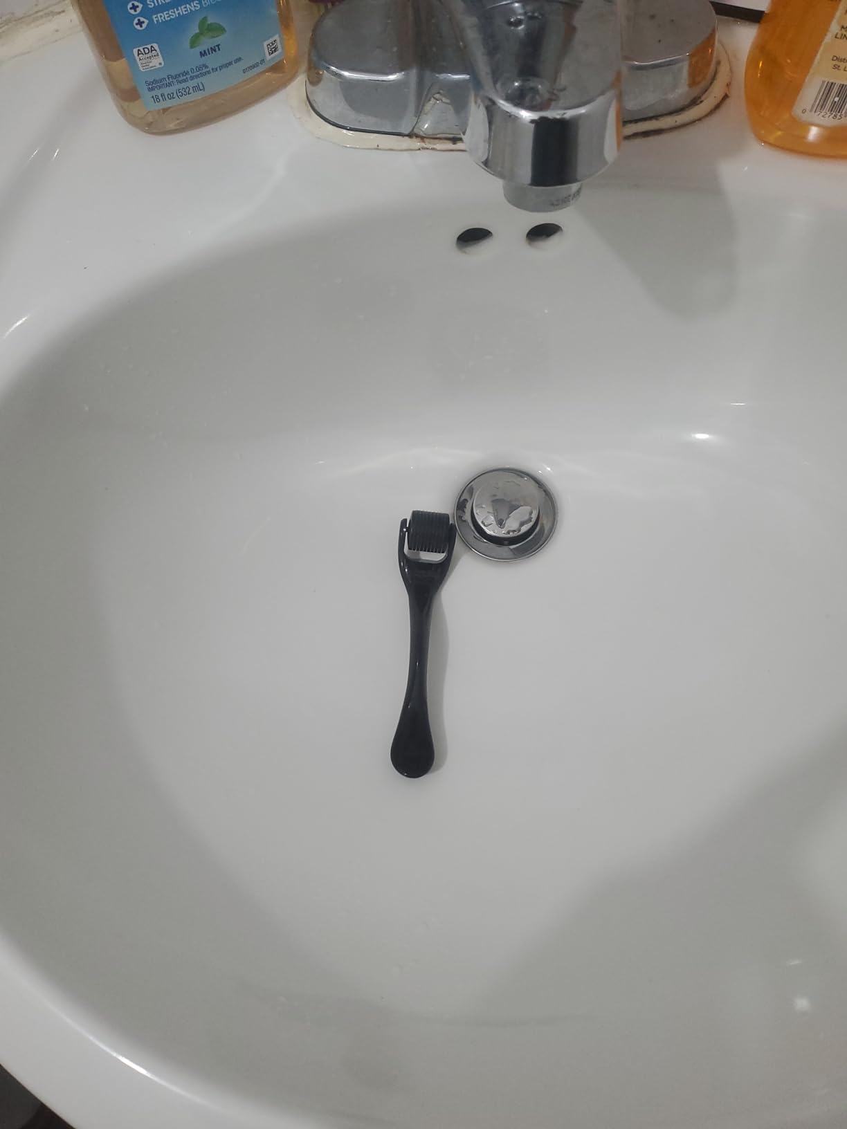Beard and Hair Derma Roller (1Pack) by Tilcare - Sterile Titanium Derma Roller 0.25mm customer photo 2