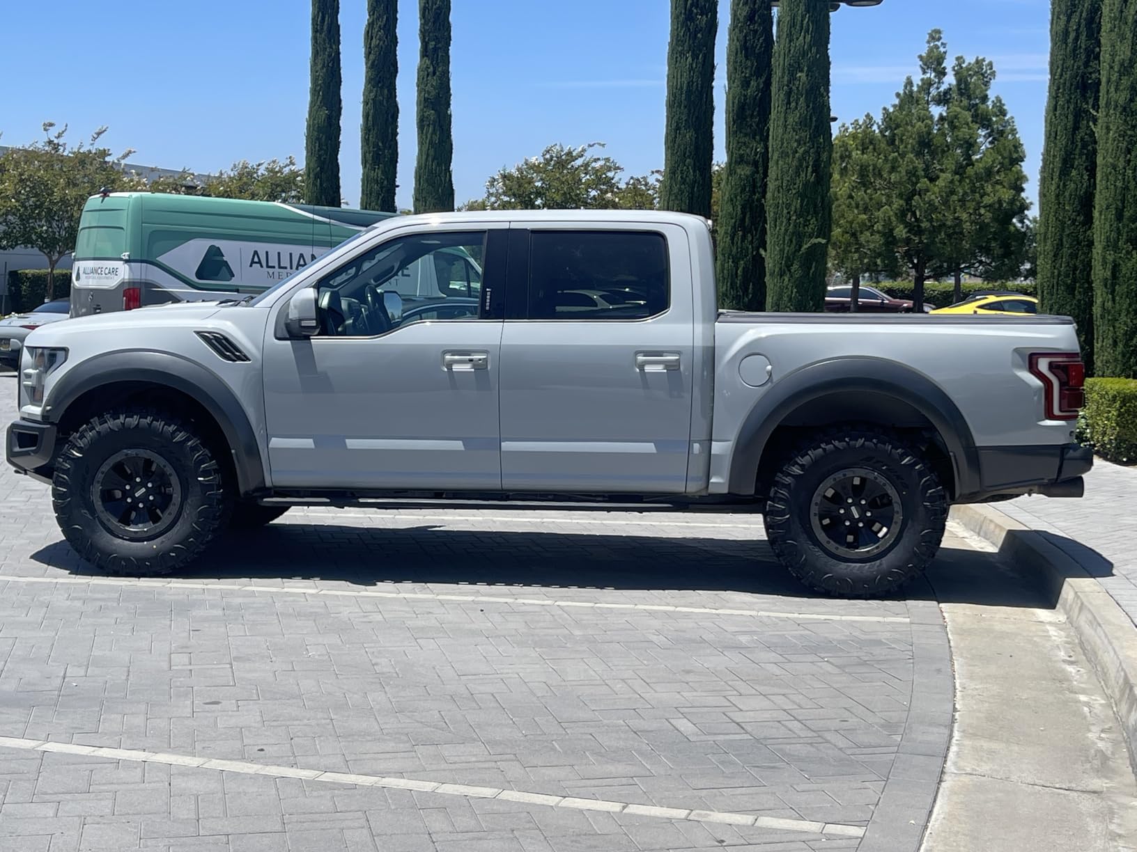 ATTURO Trail Blade MTS Mud Terrain Tire, 285/45R22 114S XL customer photo 1