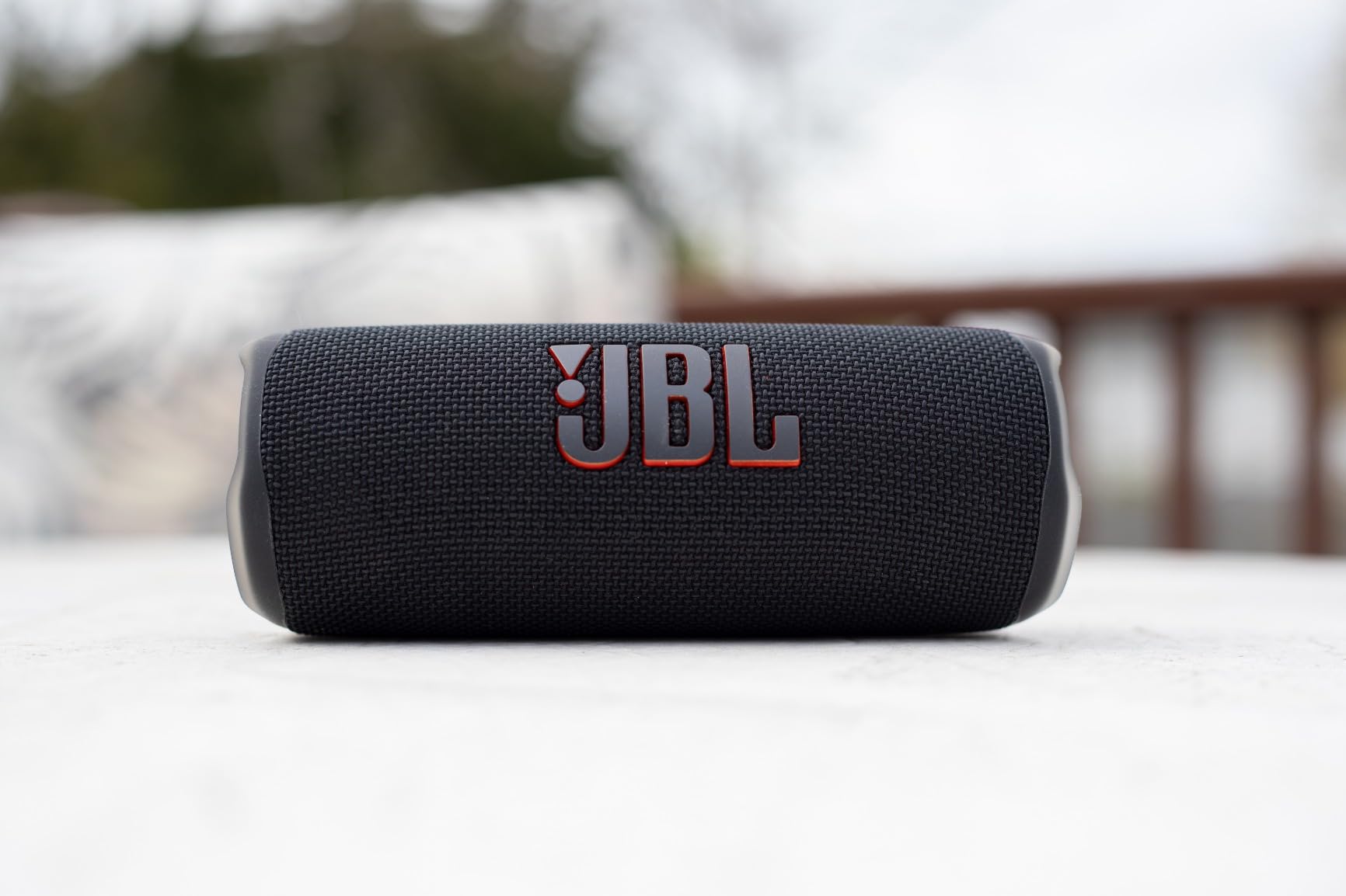 JBL Flip 6 - Portable Waterproof Speaker - Camo customer photo 1