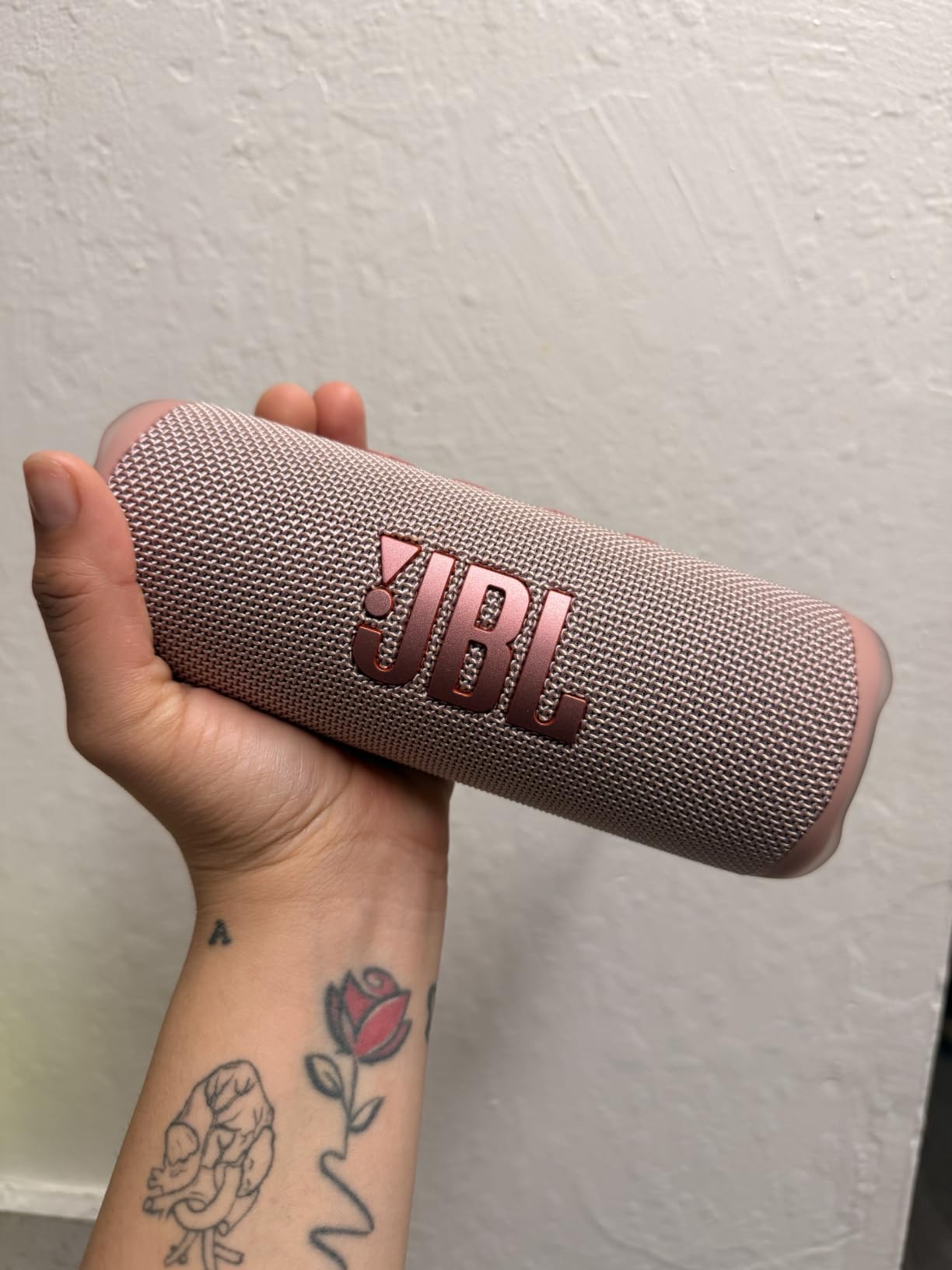 JBL Flip 6 - Portable Waterproof Speaker - Camo customer photo 2