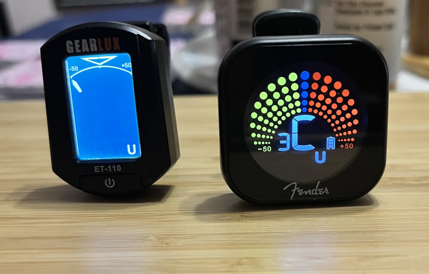 Fender Flash 2.0 Guitar Tuner Clip On, Rechargeable Guitar Tuner for 6 Strings, Battery and Micro USB Audio Charger Included, 4x3x2 Inches, 1 Count,Black customer photo 1