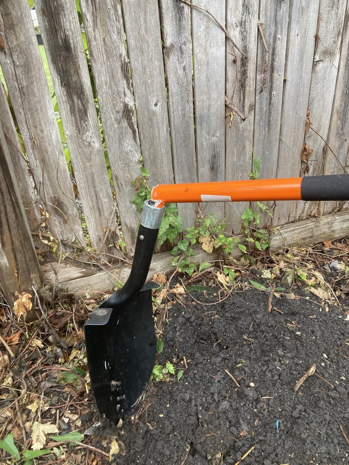 VNIMTI Heavy Duty Gardening Shovel, 56 Inch Round Blade with Fiberglass Handle (Orange) customer photo 1