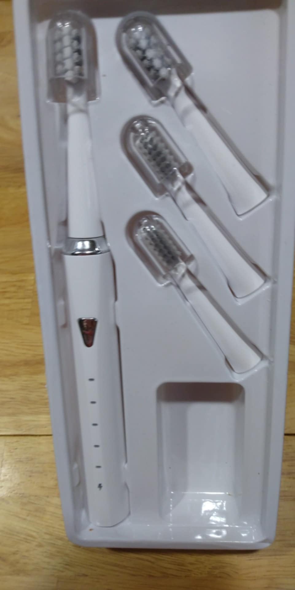 Y-Kelin V-Shaped Orthodontic Electric Toothbrush for Braces, Sonic Toothbrush with 2 Concave Replacement Heads and 2 Convex Replacement Heads, Soft Bristle, 5 Modes IPX7 Waterproof (White) customer photo 2