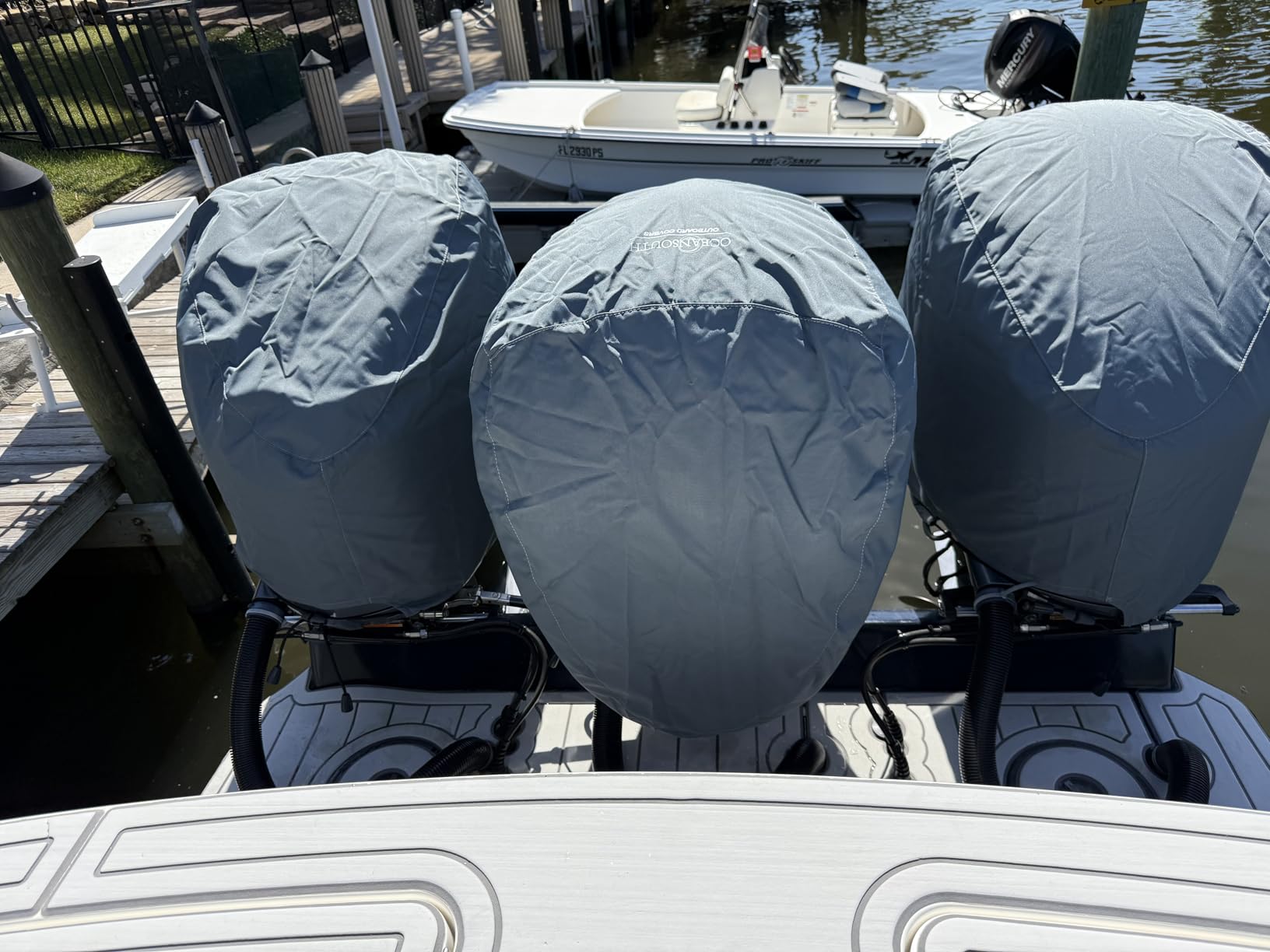 Oceansouth Custom Fit Cowling Storage Covers for Yamaha Outboard Engine (F250, F300 (2023) & F350 V6 4.3L (2024)) (Not to be Used Whilst Engine is Running) customer photo 1