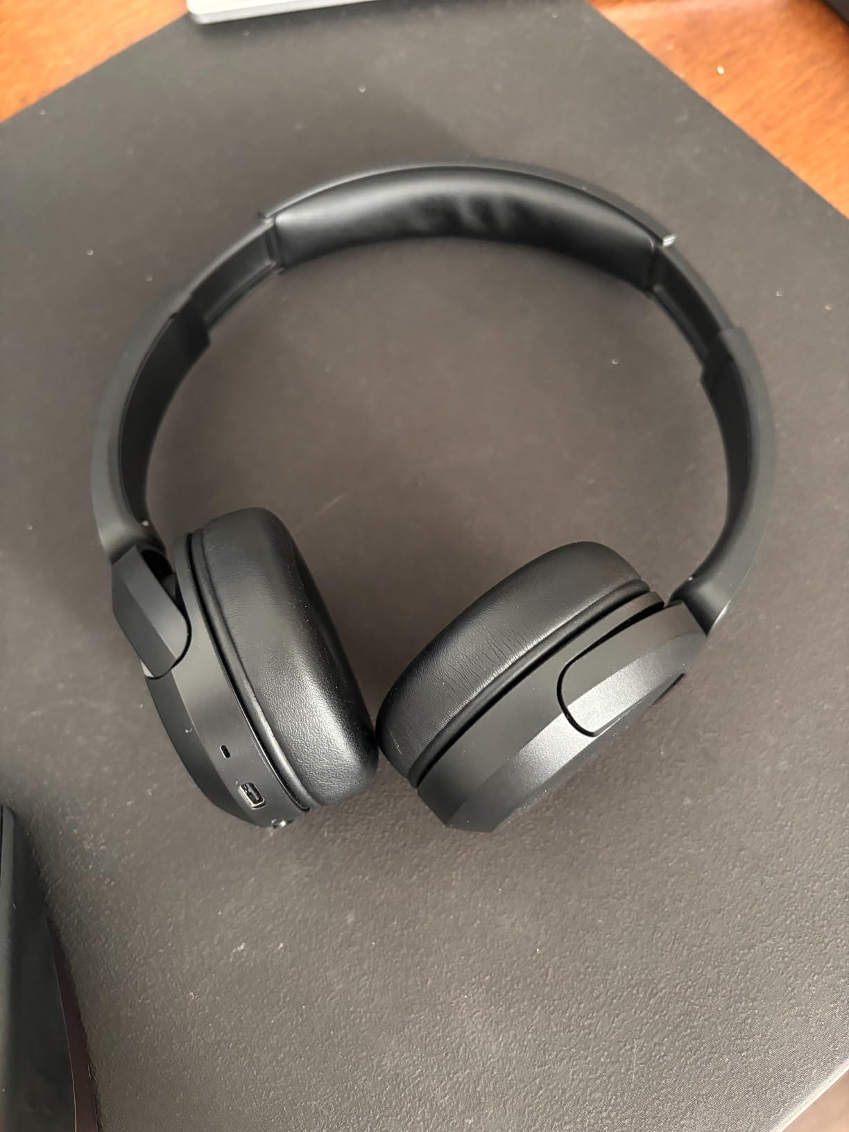 Sony WH-CH520 Wireless On-Ear Bluetooth Headphones with Microphone, Black customer photo 1