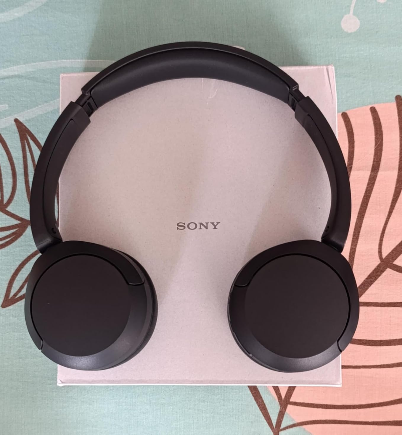 Sony WH-CH520 Wireless On-Ear Bluetooth Headphones with Microphone, Black customer photo 2