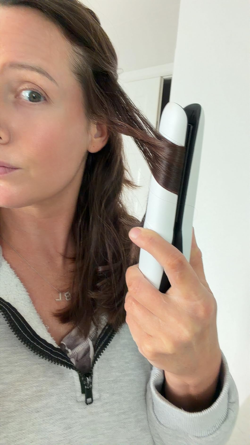 SUNMAY Cordless Hair Straightener, Titanium Portable Straightener for Travel, Dual Voltage Cordless Flat Iron Hair Straightener 2 in 1 with Comb & Clip for Women, Heat-up in Seconds, USB-C Fast Charge customer photo 1