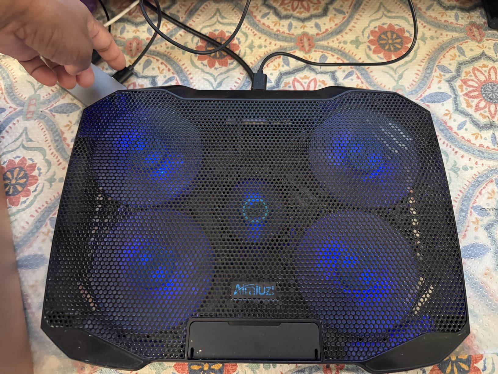 AIMIUZI Laptop Cooling Pad, Gaming Laptop Cooler with 6 Quiet Fans, Laptop Fan Cooling Pad Fits 12-17 Inch Laptop, USB Port Powered, 7 Adjustable Height customer photo 1