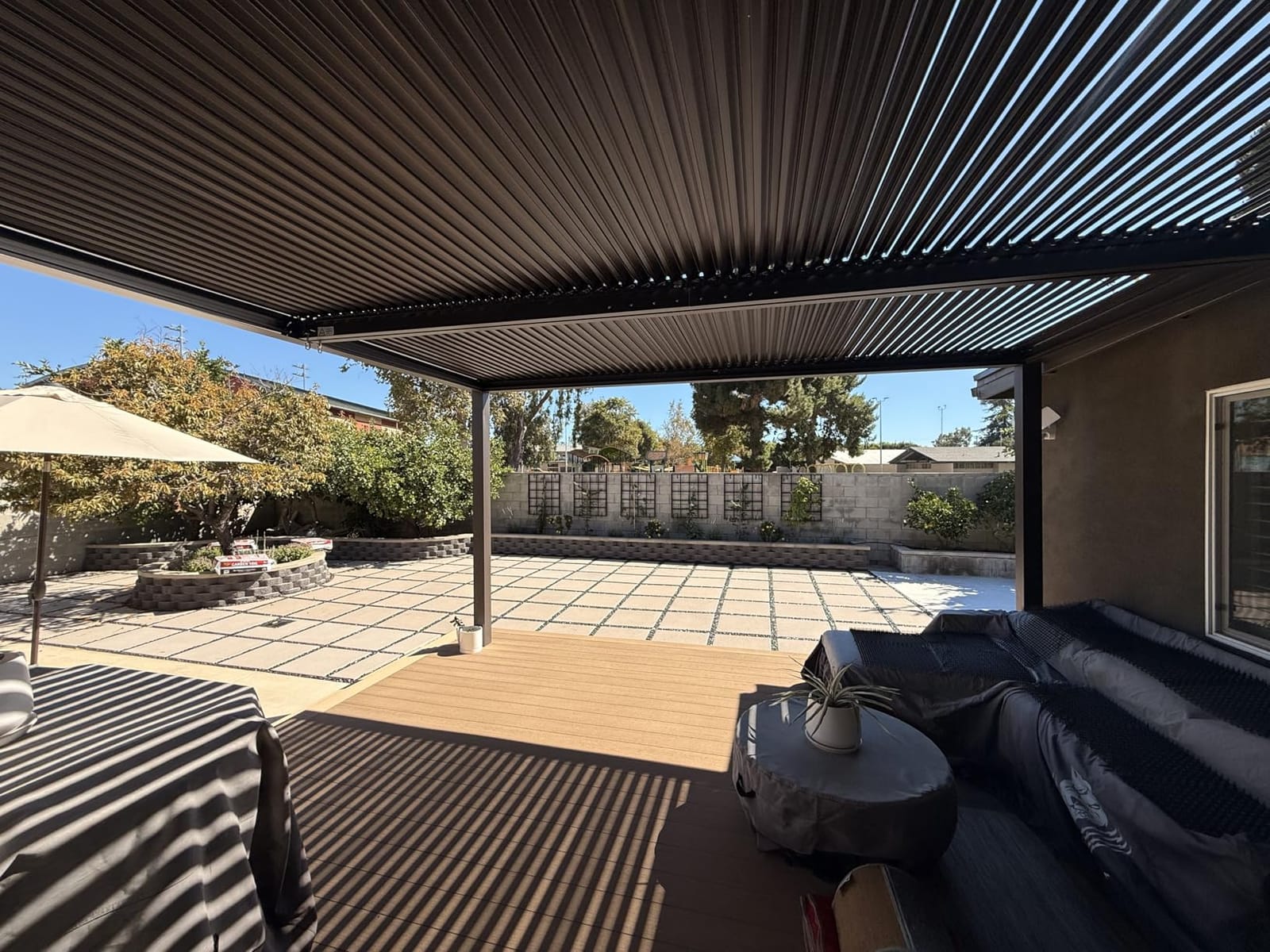 PURPLE LEAF Outdoor Louvered Pergola 12' × 16' Adjustable Roofs Bronze customer photo 2