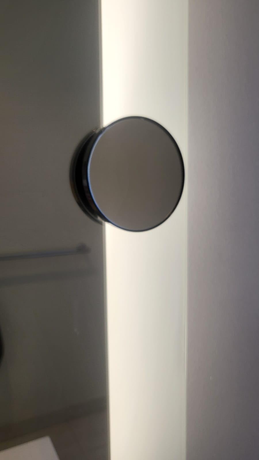 MIYADIVA 30X Magnifying Mirror, Small Travel Mirror with Suction Cup and Tweezers, 3.5 Inches customer photo 2