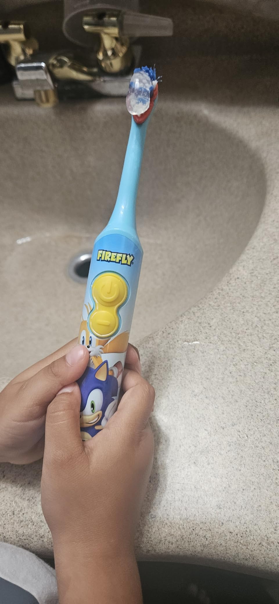 FIREFLY Clean N' Protect, Sonic The Hedgehog Toothbrush with 3D hygienic Cover, Premium Soft Bristles, Anti-Slip Grip Handle, Battery Included, Ages 3+, 3 Piece Set (Pack of 1) customer photo 1