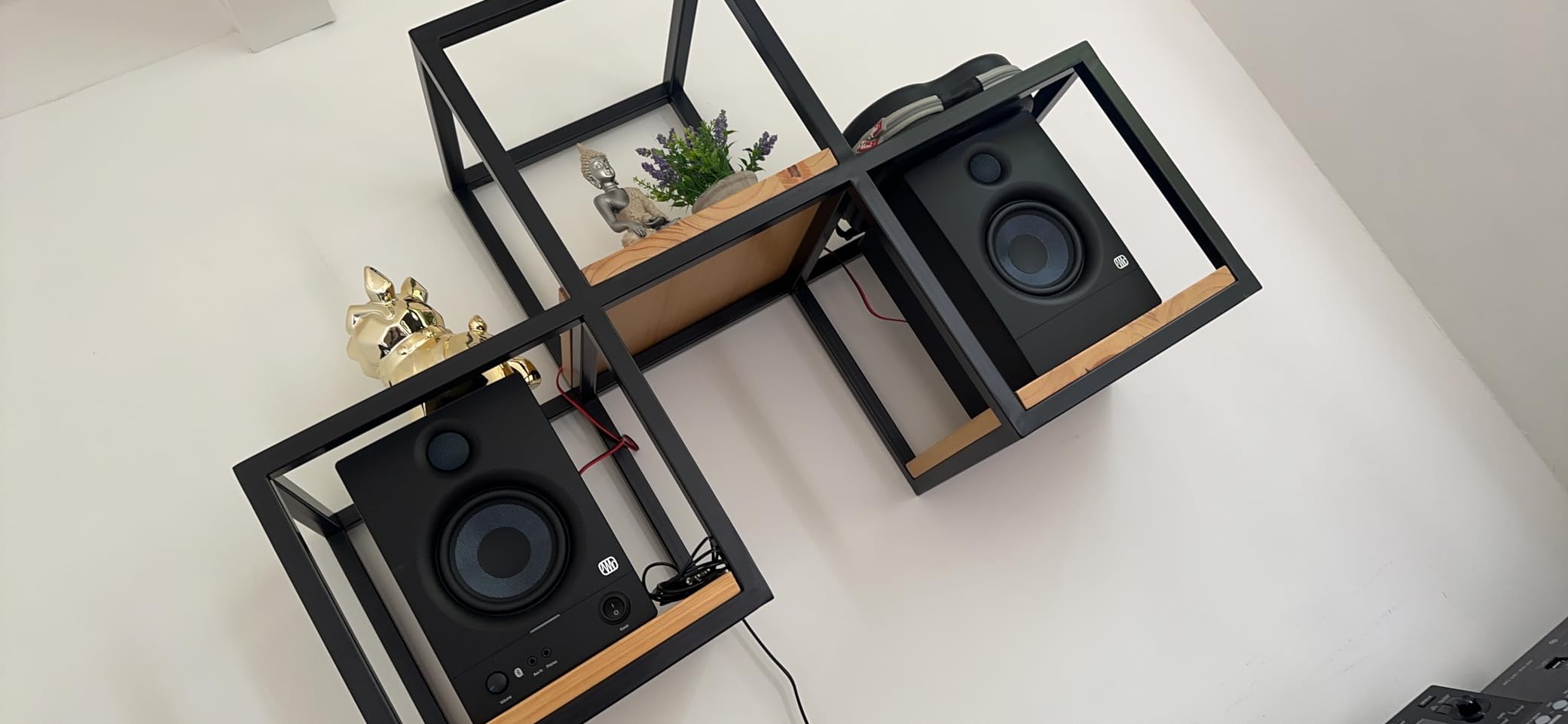 PreSonus Eris 4.5 Bluetooth Powered Desktop Studio Monitors Pair 50W Black customer photo 2