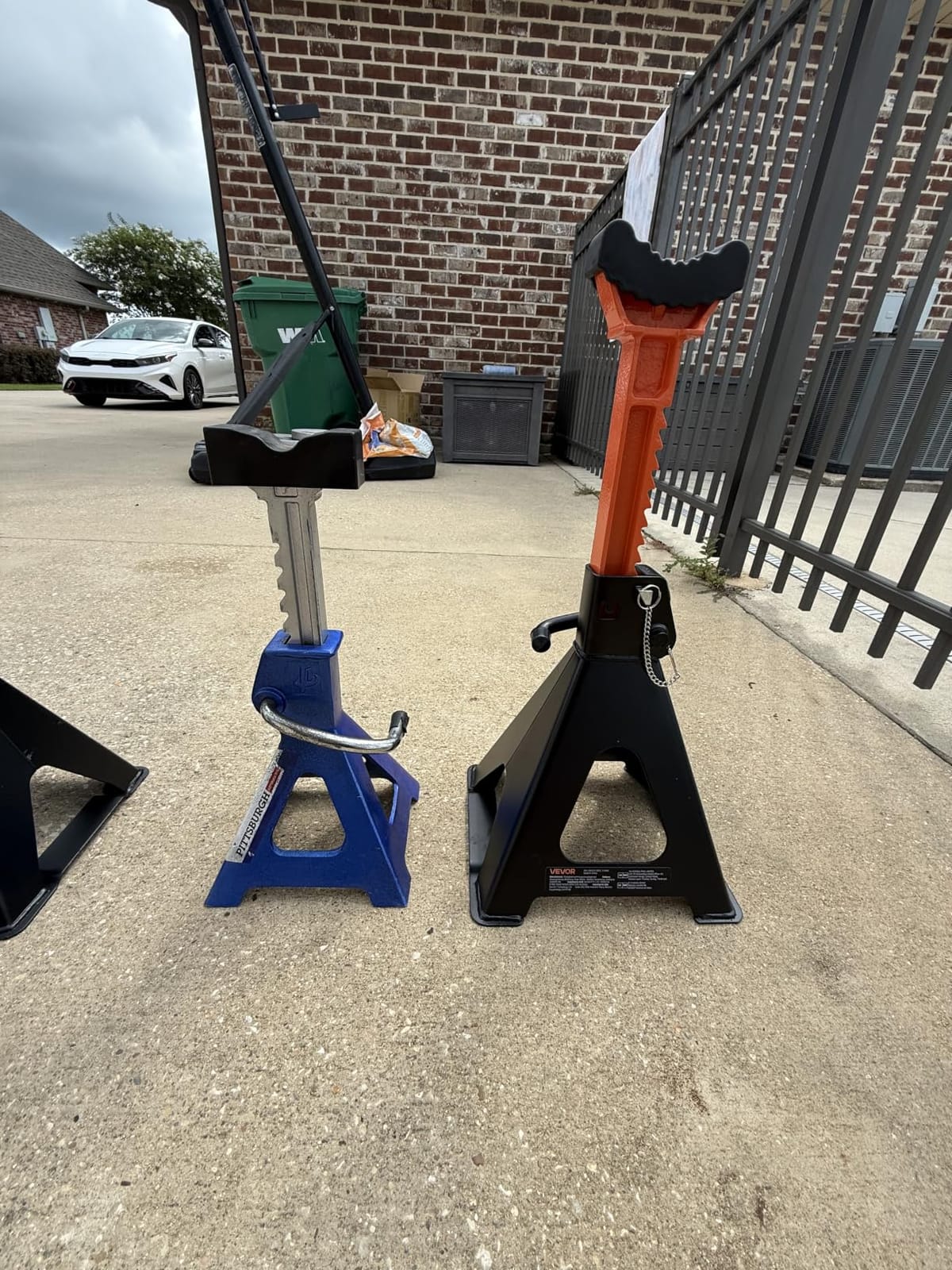 VEVOR Jack Stands 6t/13000lbs Capacity Car Jack Stands Double Locking 2 pcs customer photo 2
