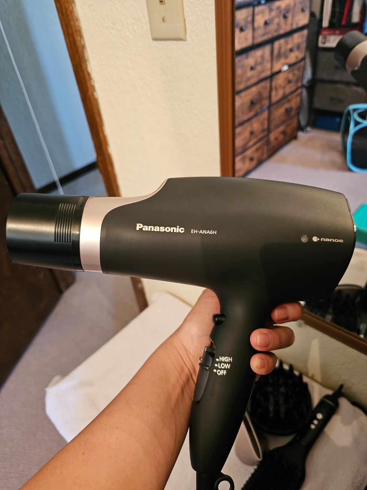 Panasonic Nanoe Salon Hair Dryer with Oscillating Quickdry Nozzle, Diffuser & Concentrator Attachments, 3 Heat & 2 Speed Settings, Japanese Technology for All Hair Types – EH-ANA6HN (Black/Pink Gold) customer photo 2