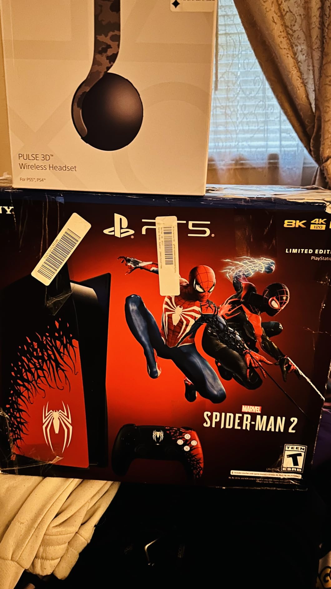 PlayStation 5 Console – Marvel’s Spider-Man 2 Limited Edition Bundle customer photo 1