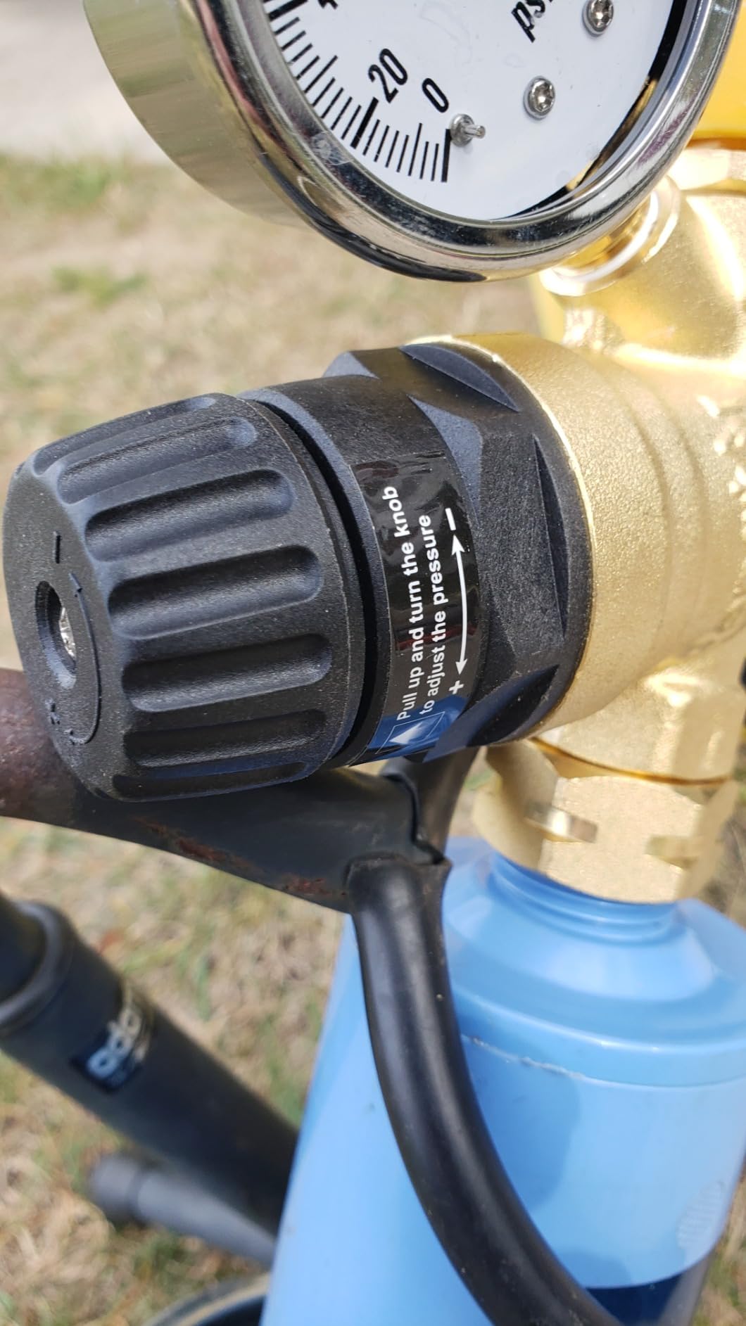 Renator RV Water Pressure Regulator for RV Camper. Brass Lead-free Adjustable Water Pressure Regulator with Gauge for Camper Travel Trailer, Reducer Valve W Filter. M22-0660R. customer photo 1