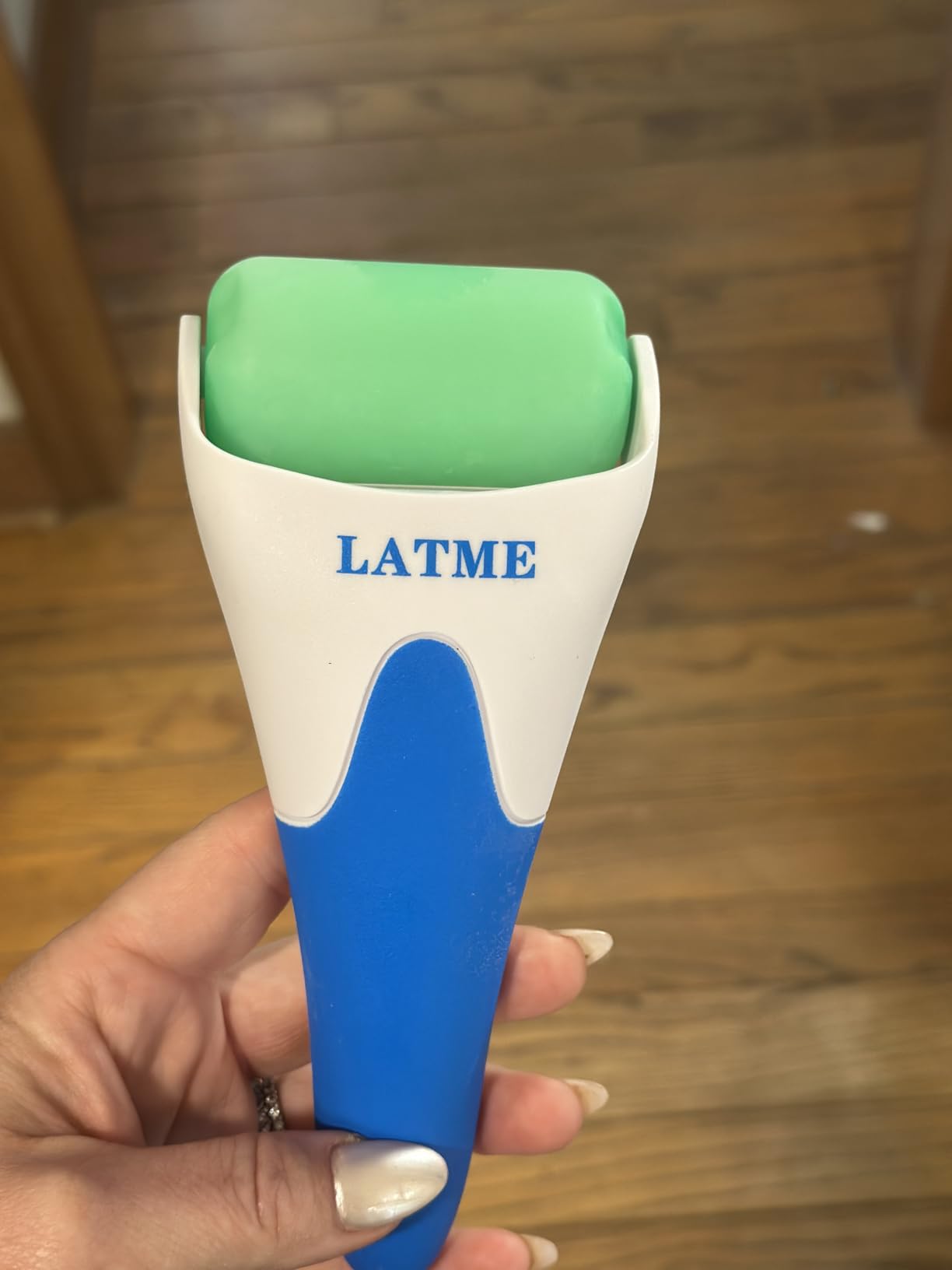 LATME Ice Roller for Face Eyes,Womens Gifts,Face Massager Roller Puffiness Migraine Pain Relief and Minor Injury (Smoggy Blue) customer photo 1