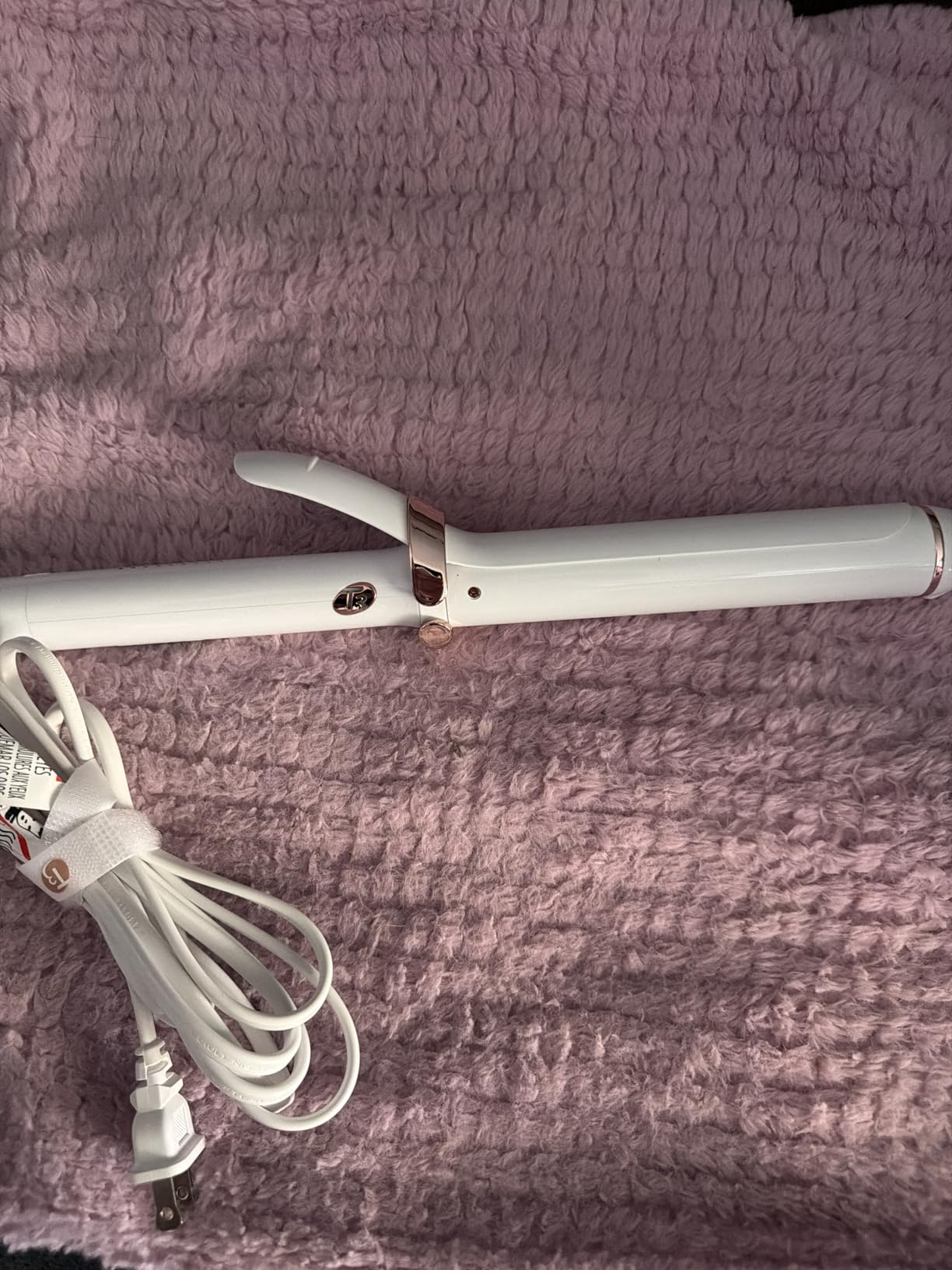 T3 SinglePass Curl X Extra-Long Barrel Curling Iron & Curling Wand, Hair Curler with 9 Heat Settings, Korean Ceramic & ProGlide Clip for Curls, Waves & Shine on Fine, Medium & Thick Hair customer photo 1