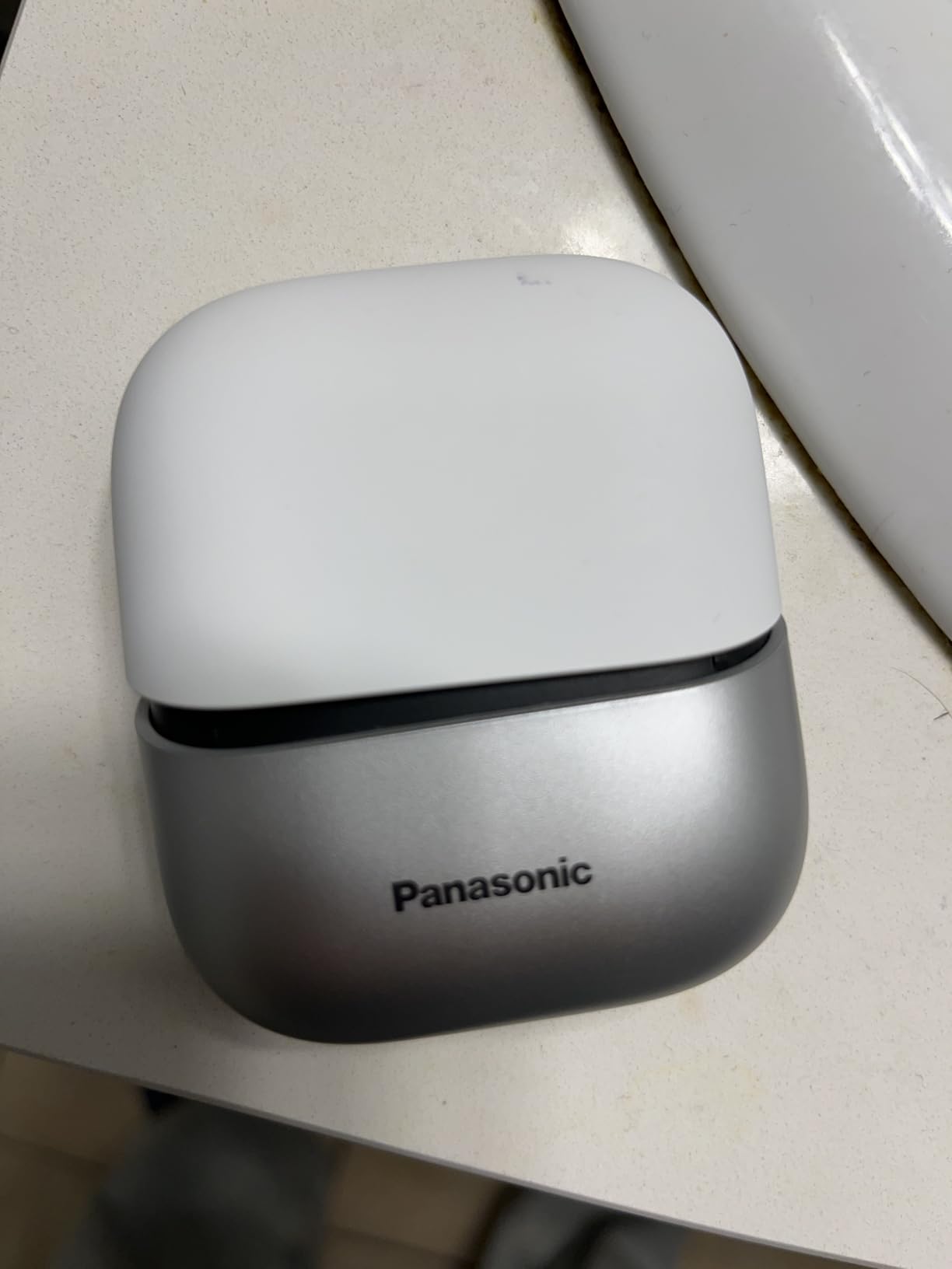 Panasonic Portable Electric Razor for Men, Travel Foil Shaver with USB-C customer photo 2