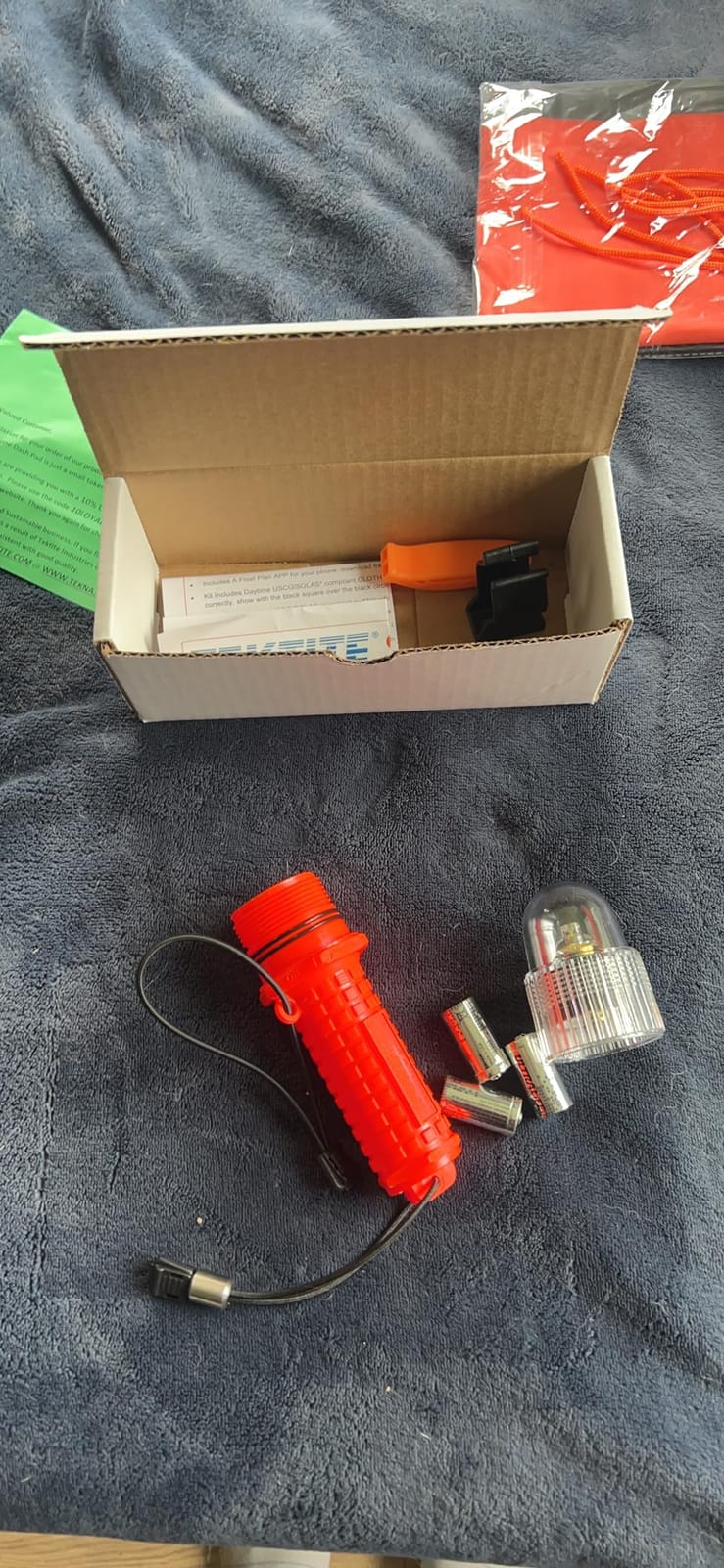 SOSeFLARE 5 NO MORE FLARES, Electronic Boat Distress Flare, Waterproof LED customer photo 1
