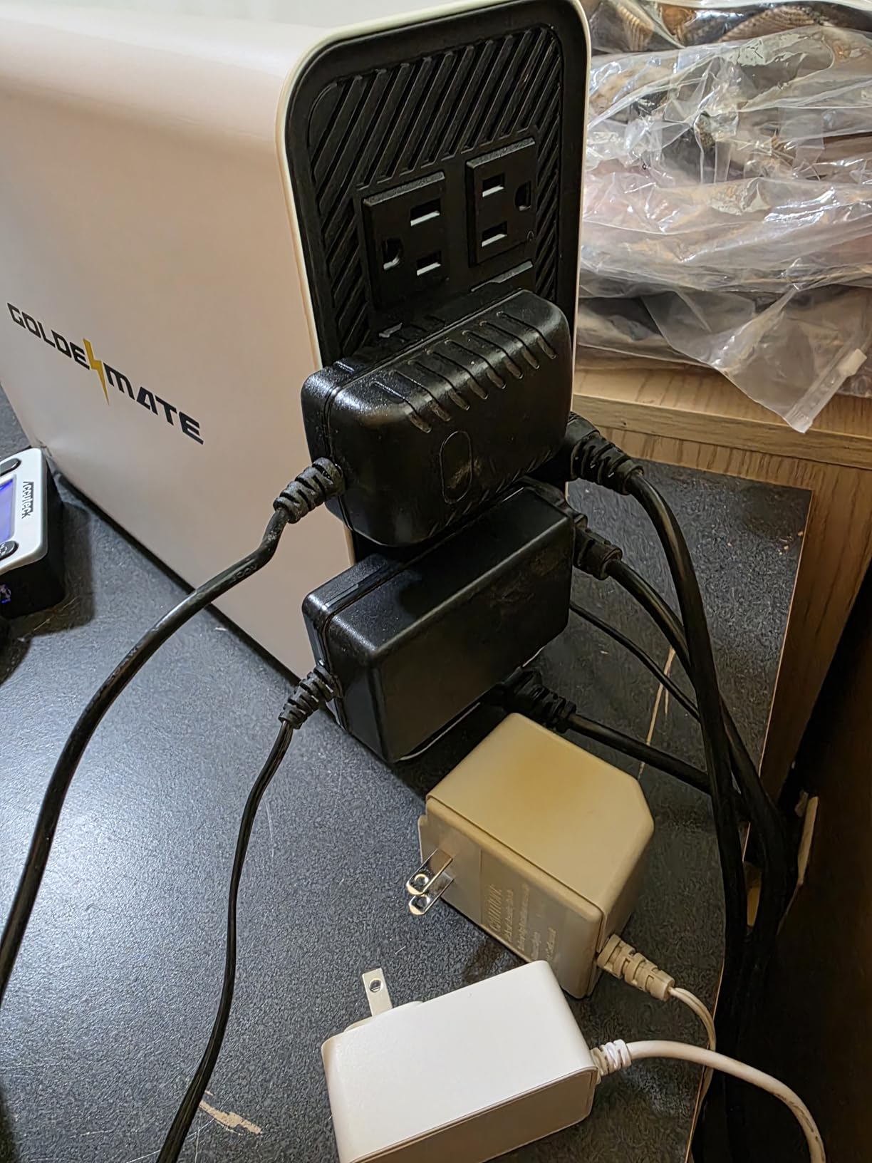 GOLDENMATE 1000VA/800W Lithium UPS Battery Backup & Surge Protector, White customer photo 2