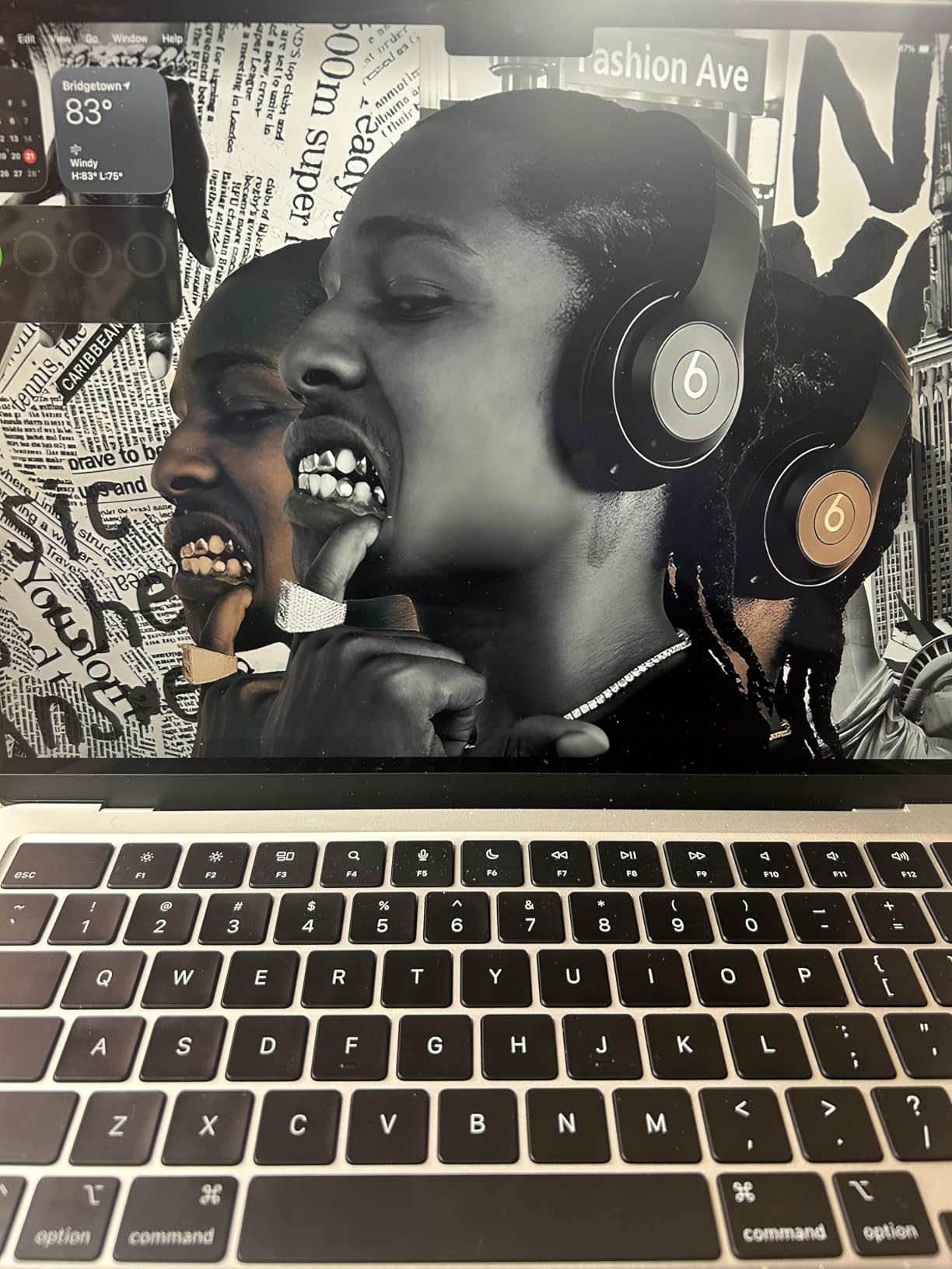 MacBook Air M3 Renewed customer photo 2