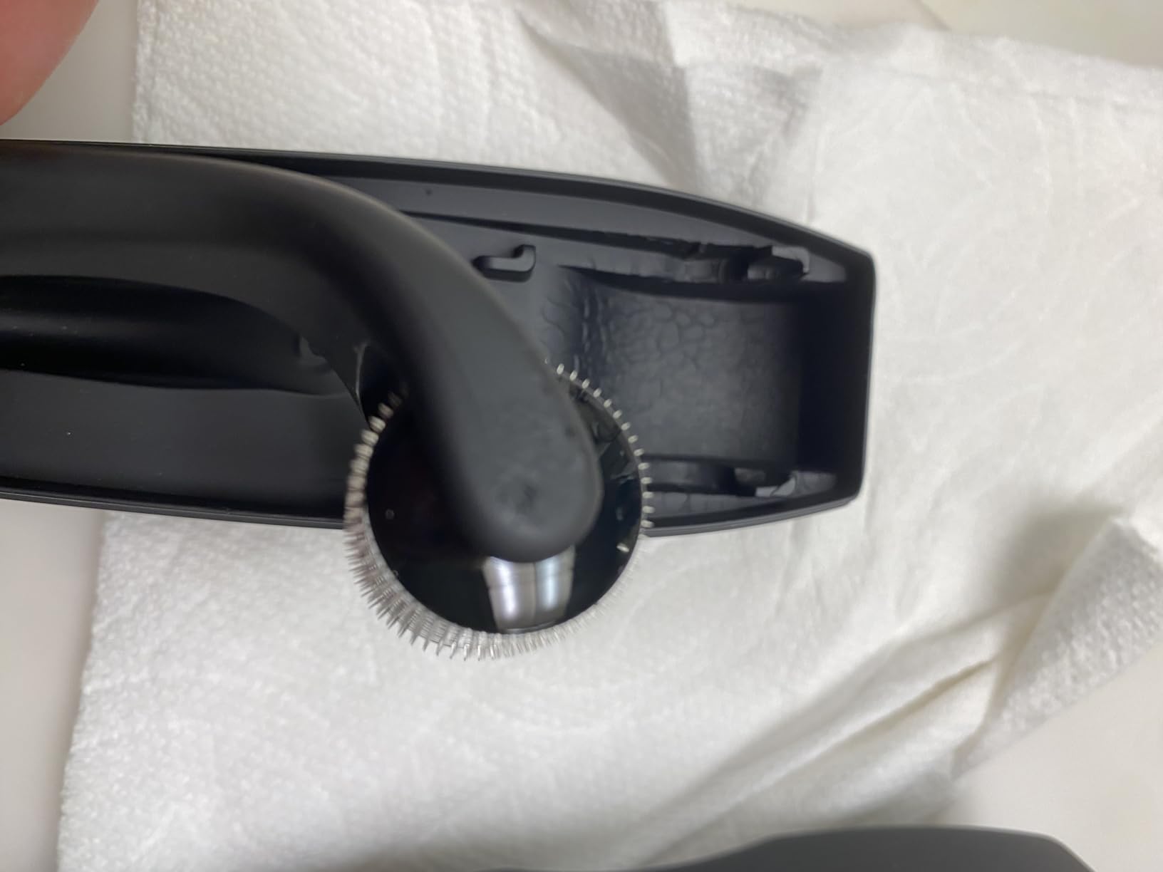 Derma Roller for Body, Hair and Sculp, 540 Titanium Microneedle Dermal Skincare, Microneedling Roller for Men and Women with Storage Case customer photo 1